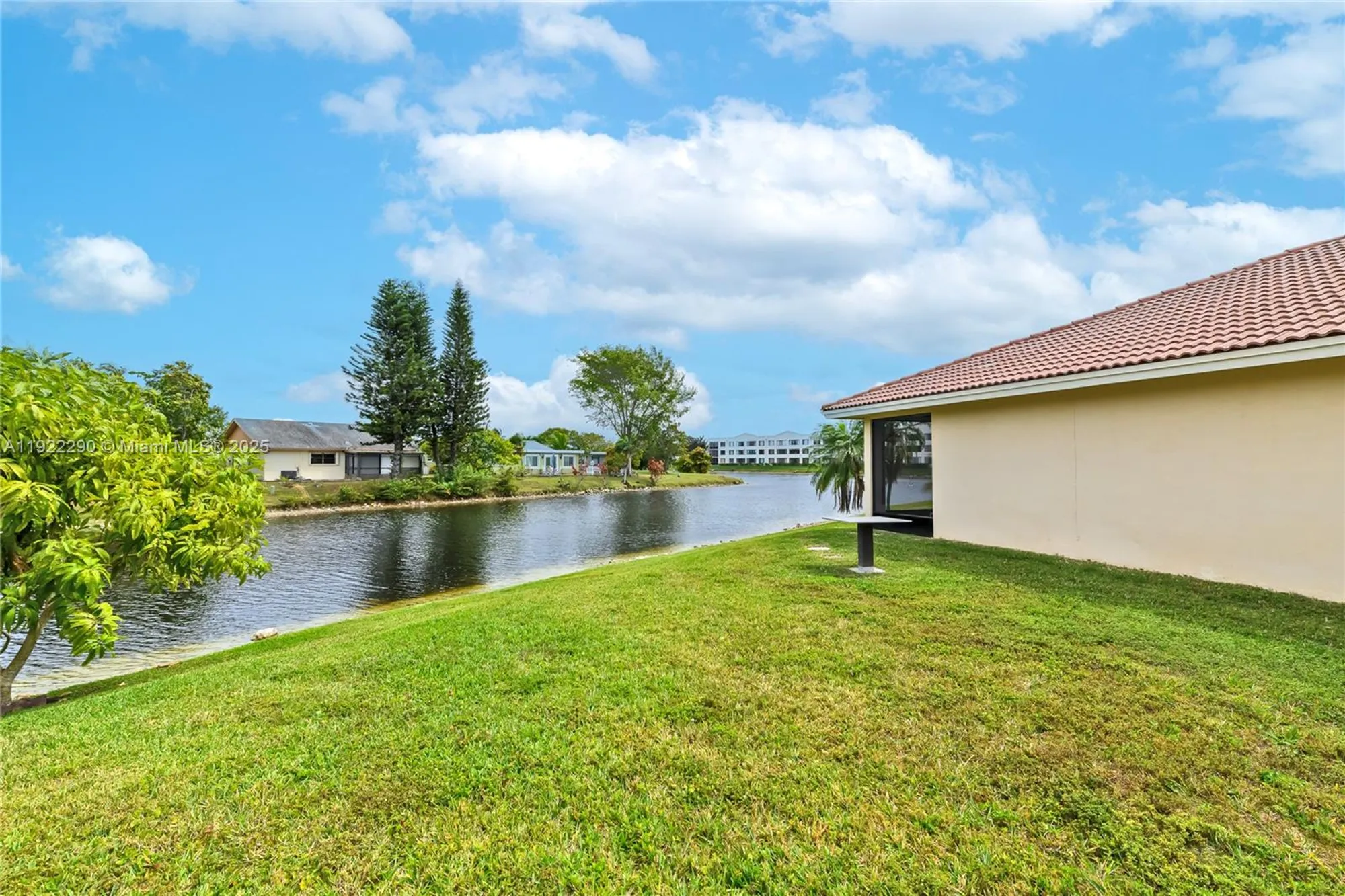 Property Slideshow image 35 of 38 | 7602 nw 99th ter, Tamarac, FL, 33321
