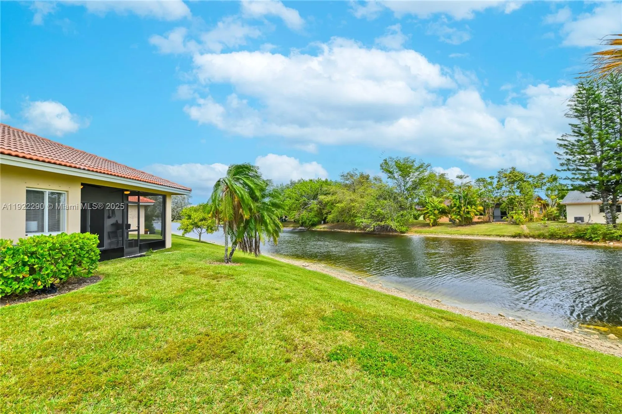 Property Slideshow image 32 of 38 | 7602 nw 99th ter, Tamarac, FL, 33321