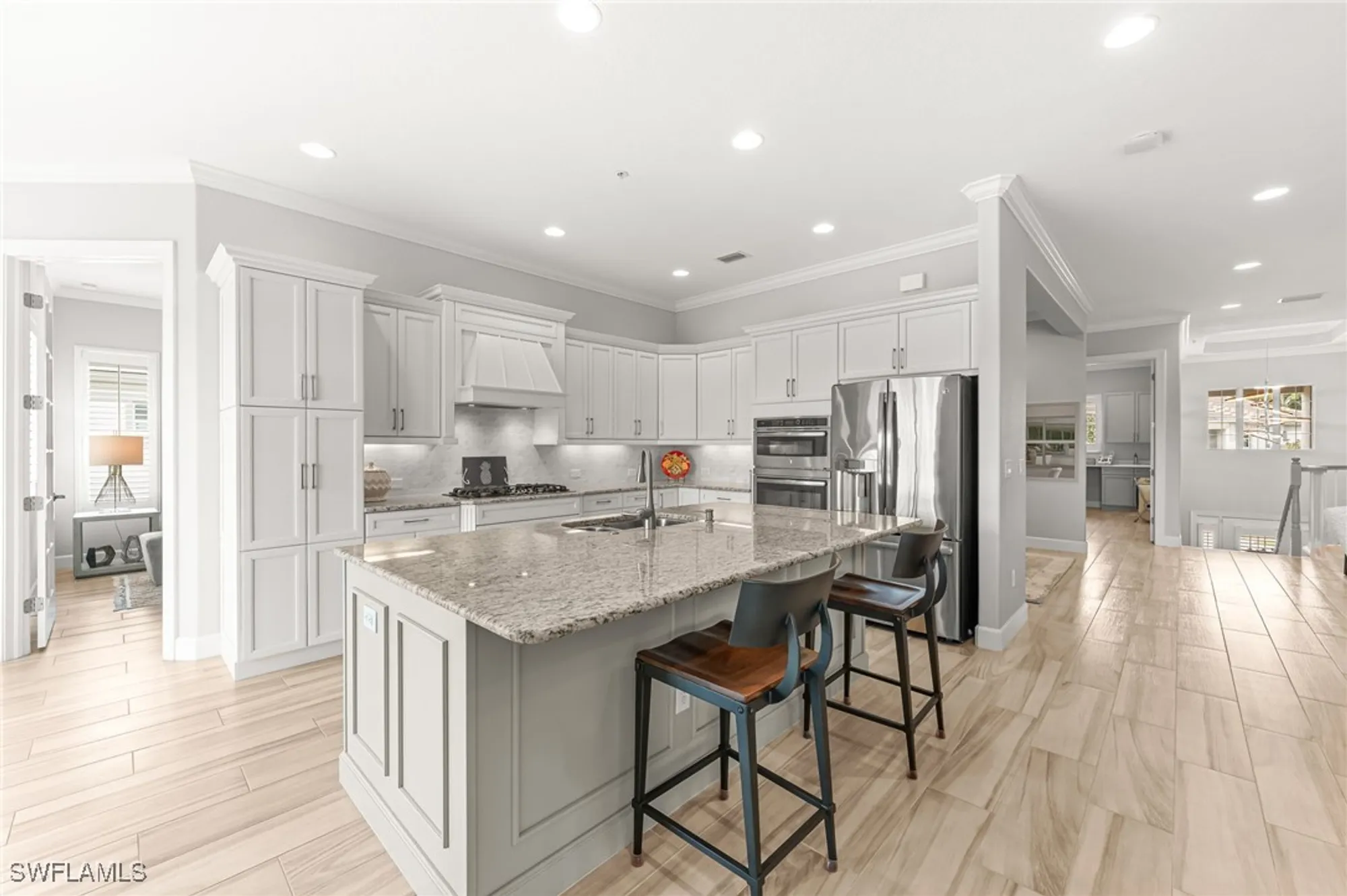 Property Slideshow image 12 of 50 | 8030 signature club cir # 6, Naples, FL, 34113