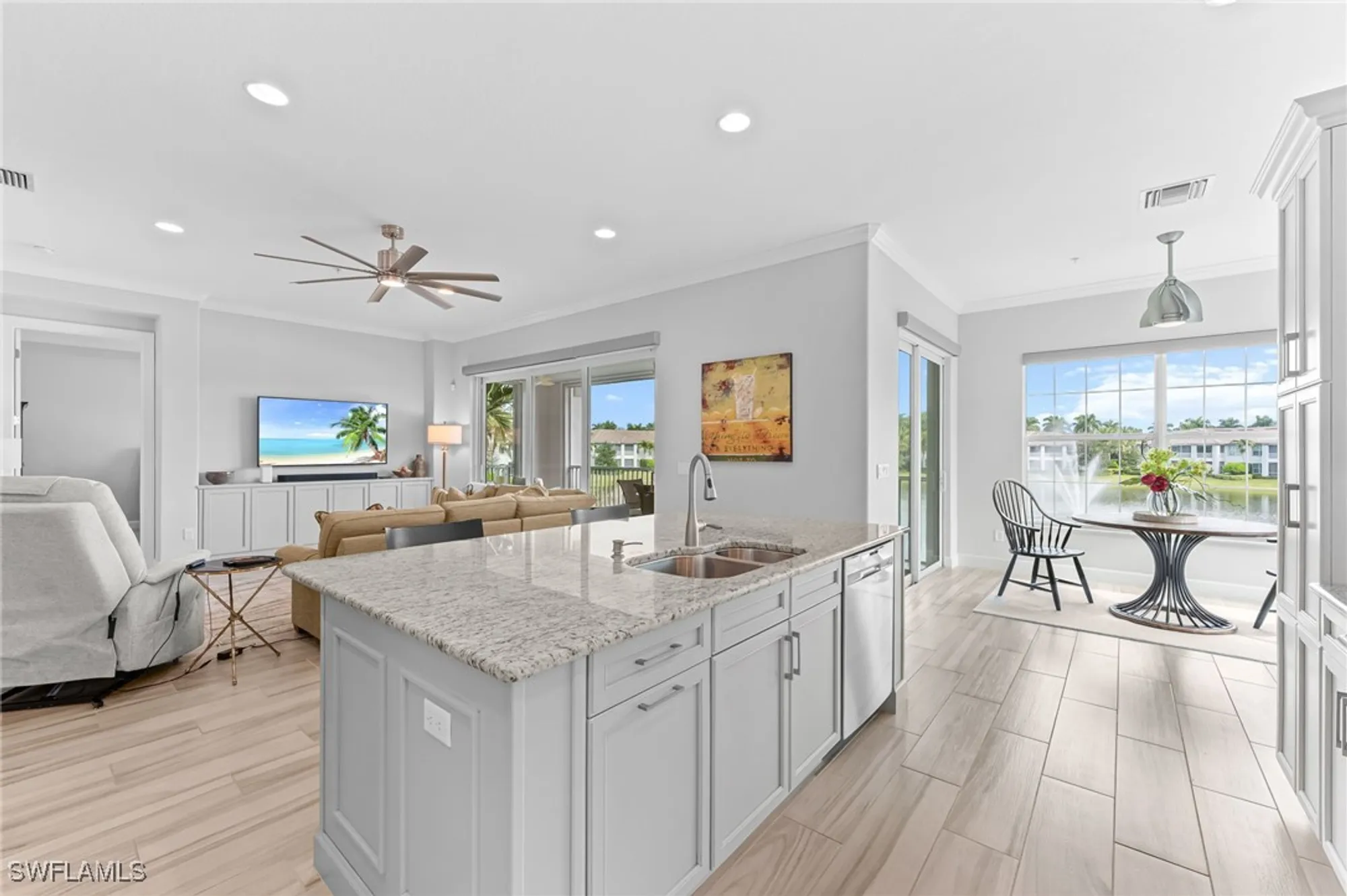 Property Slideshow image 13 of 50 | 8030 signature club cir # 6, Naples, FL, 34113