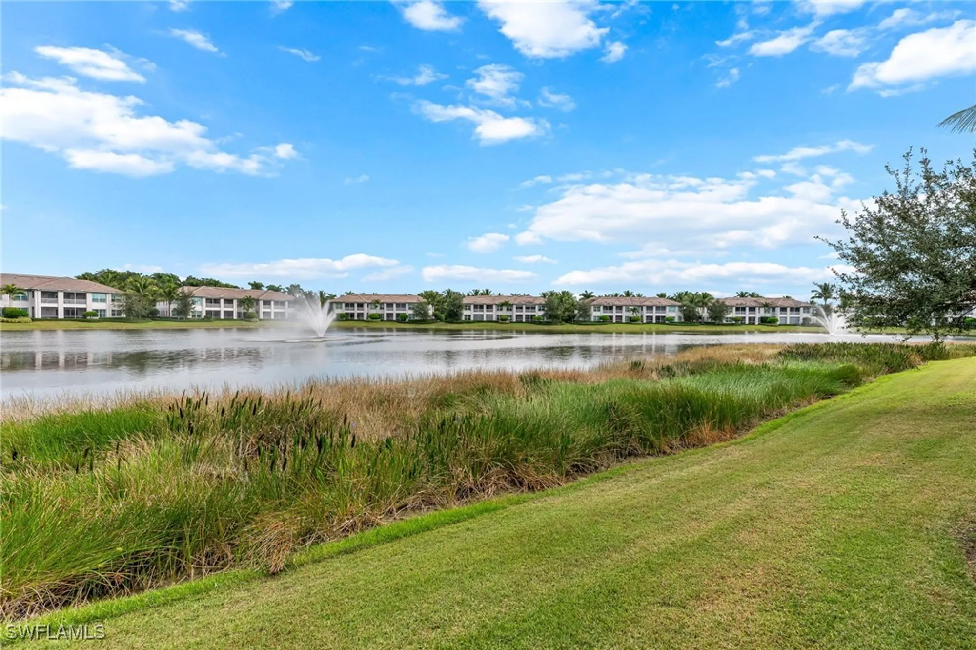 Property Slideshow image 35 of 50 | 8030 signature club cir unit 202, Naples, FL, 34113