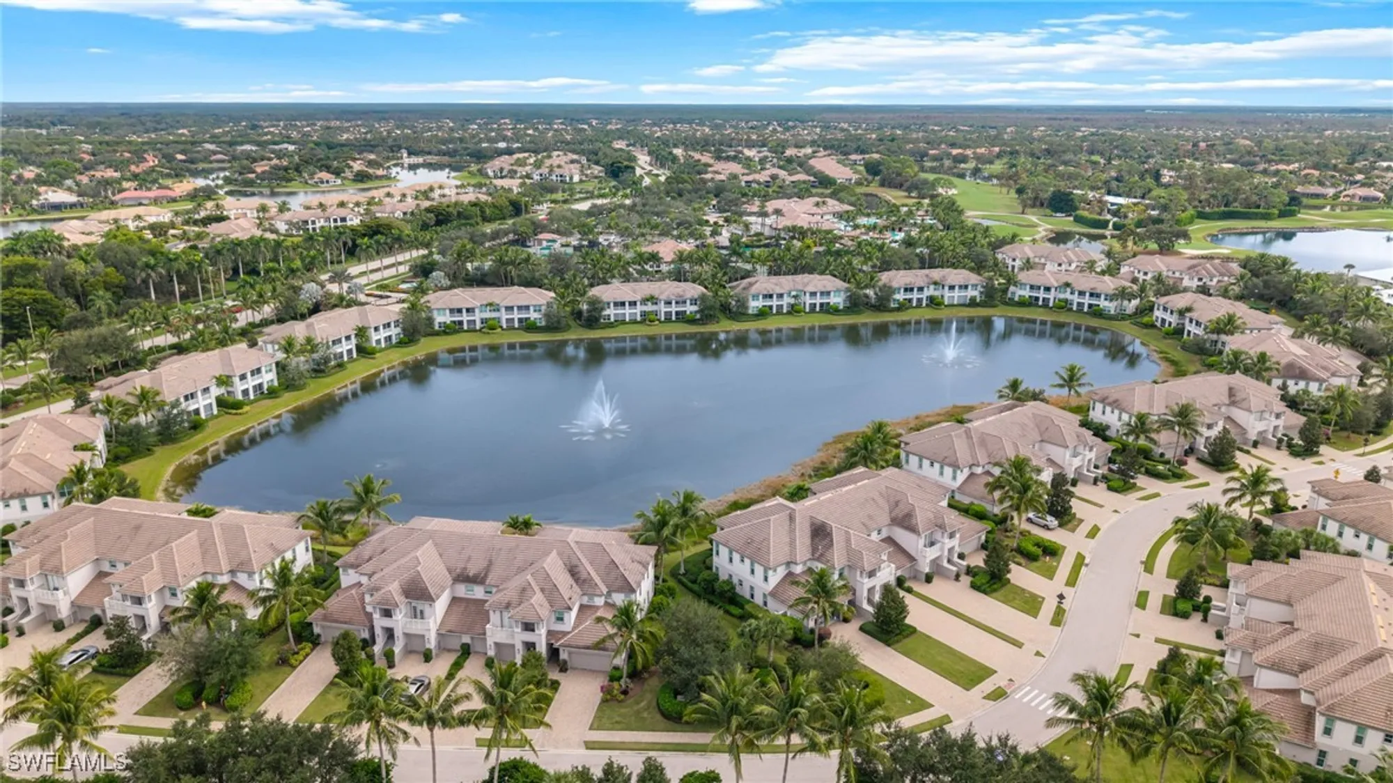 Property Slideshow image 38 of 50 | 8030 signature club cir # 6, Naples, FL, 34113