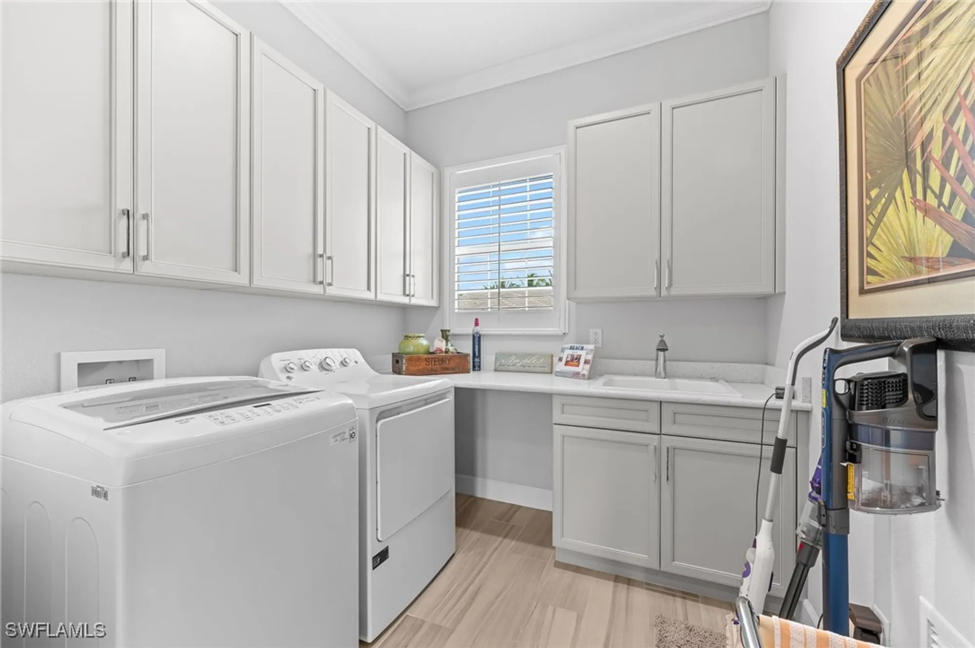 Property Slideshow image 31 of 50 | 8030 signature club cir # 6, Naples, FL, 34113