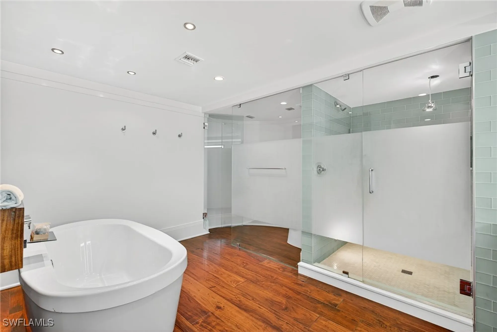 Property Slideshow image 14 of 31 | 5601 turtle bay dr apt 2104, Naples, FL, 34108