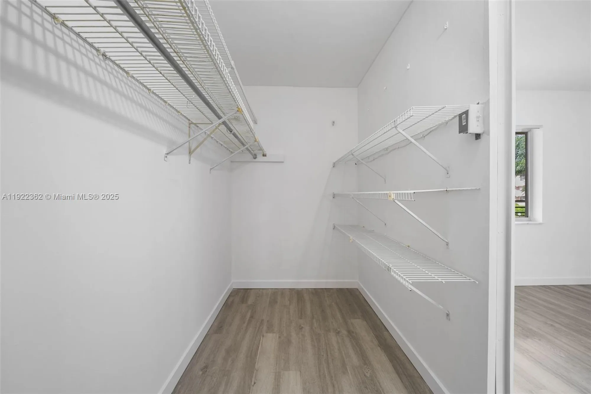 Property Slideshow image 17 of 37 | 2770 garden dr 201, Lake Worth, FL, 33461