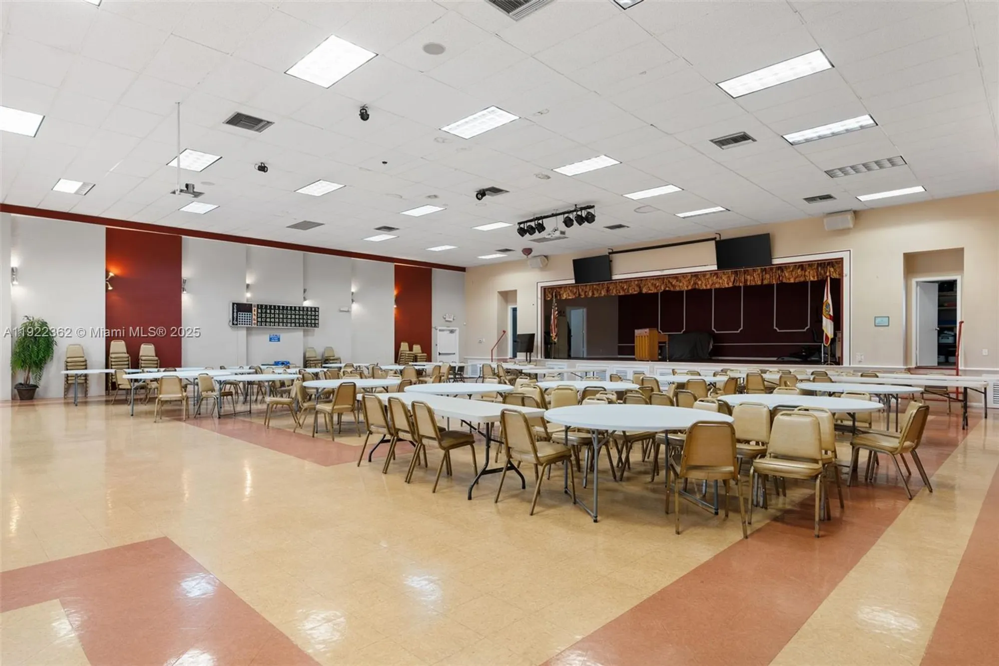 Property Slideshow image 27 of 37 | 2770 garden dr 201, Lake Worth, FL, 33461