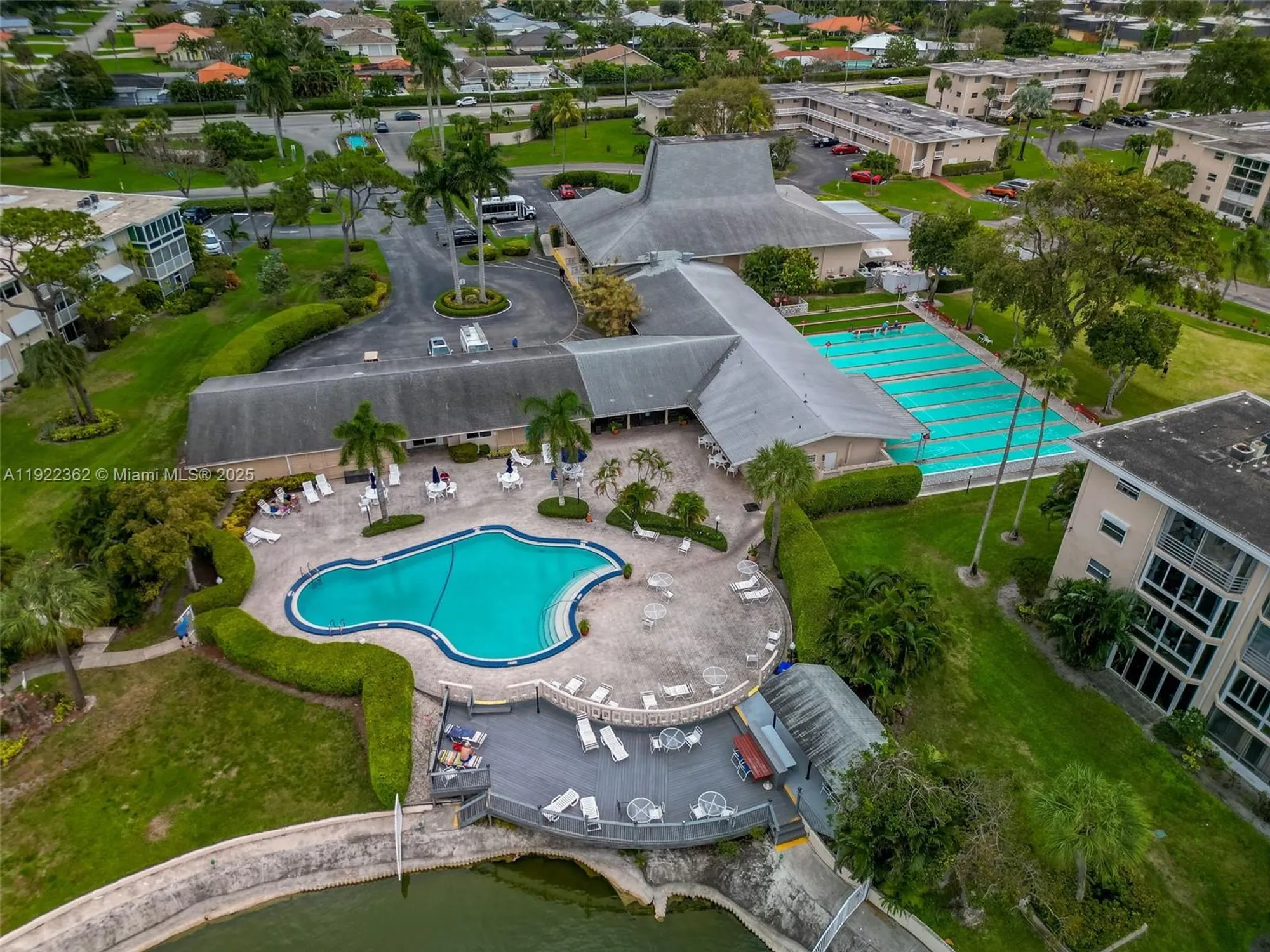 Property Slideshow image 31 of 37 | 2770 garden dr 201, Lake Worth, FL, 33461