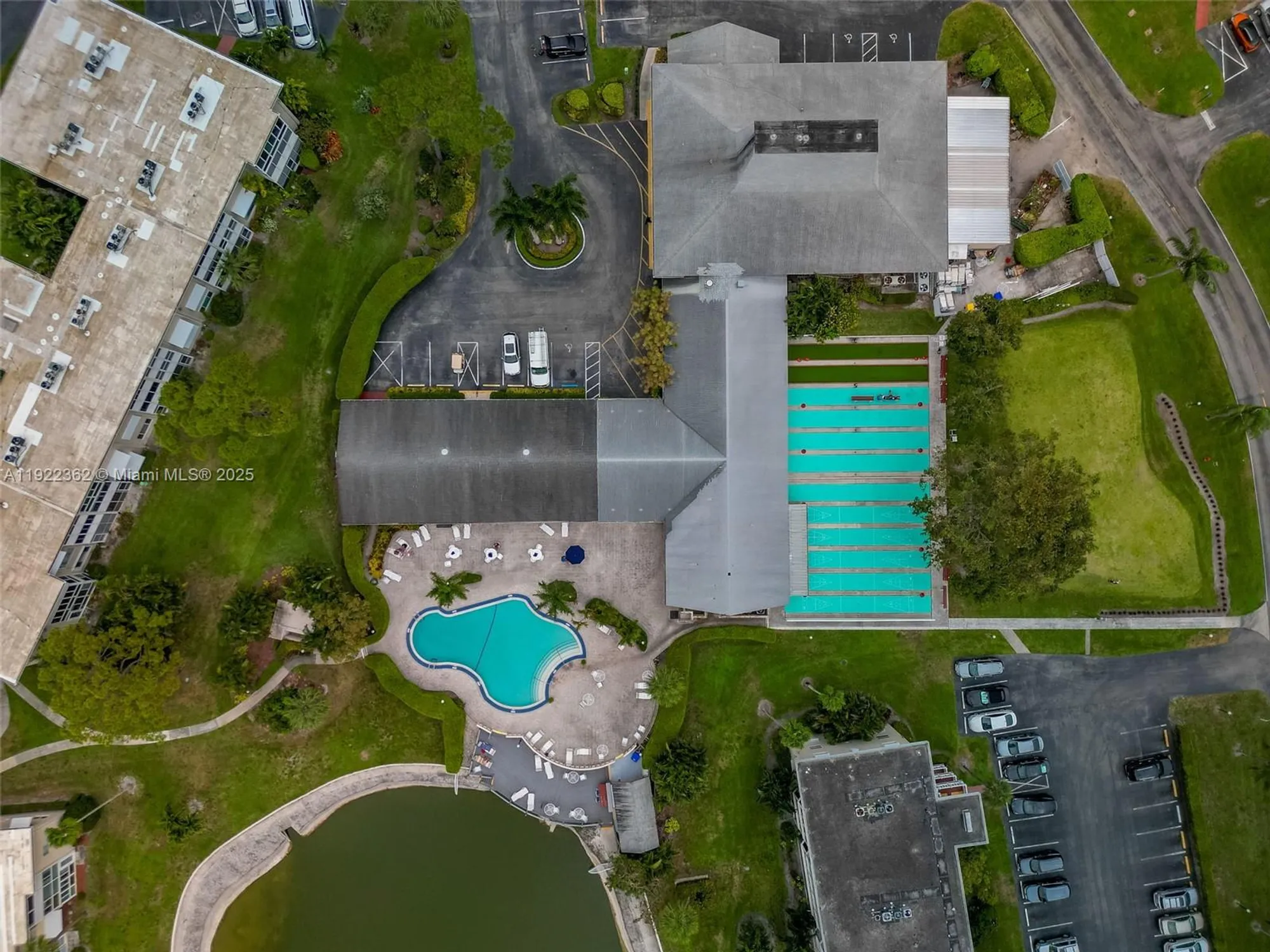 Property Slideshow image 33 of 37 | 2770 garden dr 201, Lake Worth, FL, 33461