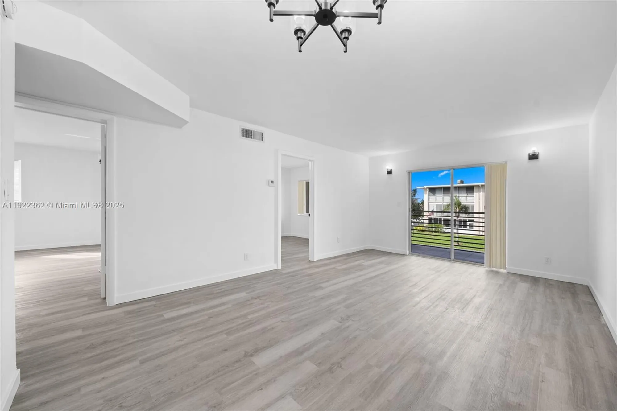 Property Slideshow image 6 of 37 | 2770 garden dr 201, Lake Worth, FL, 33461