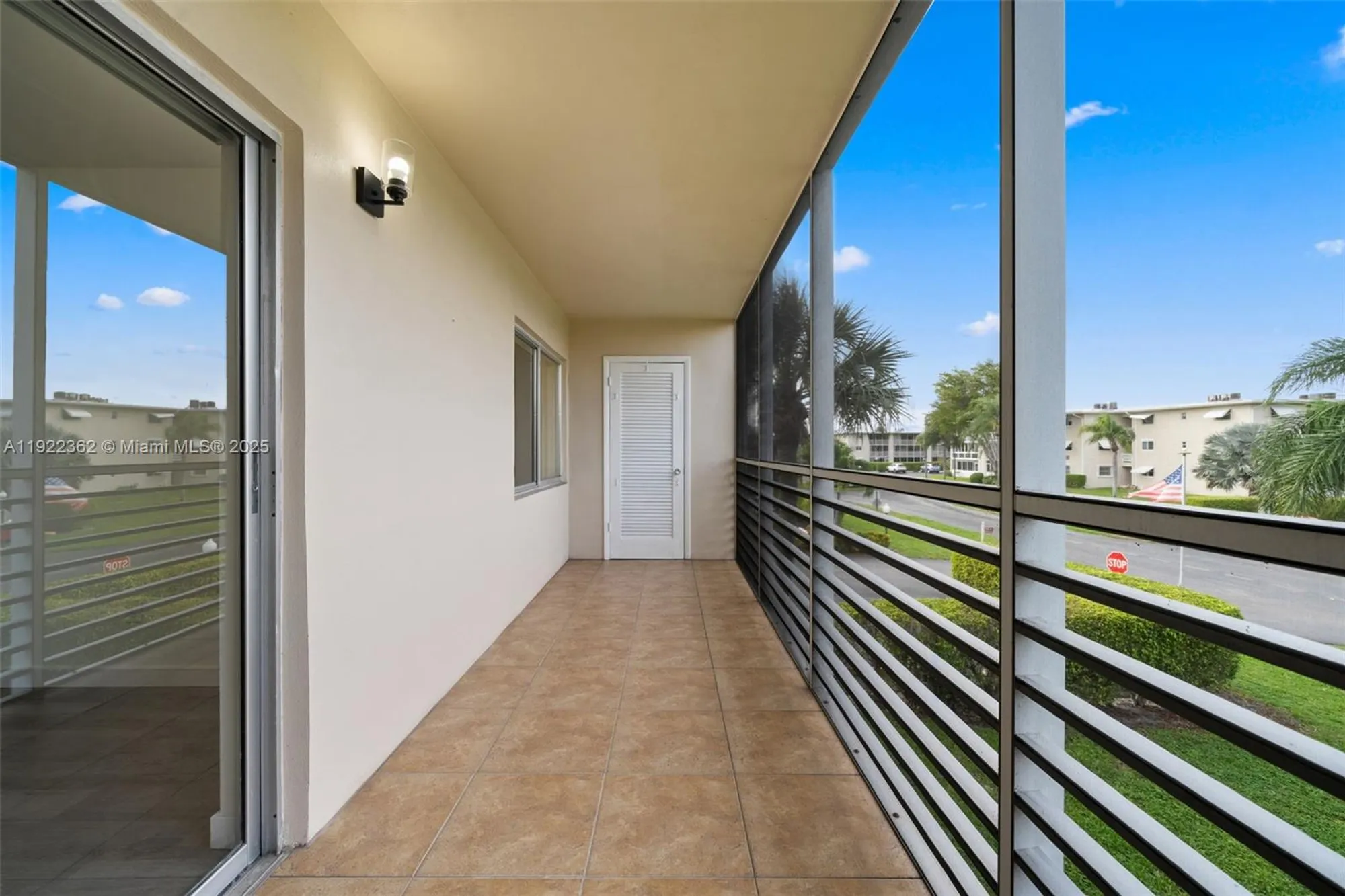 Property Slideshow image 9 of 37 | 2770 garden dr 201, Lake Worth, FL, 33461