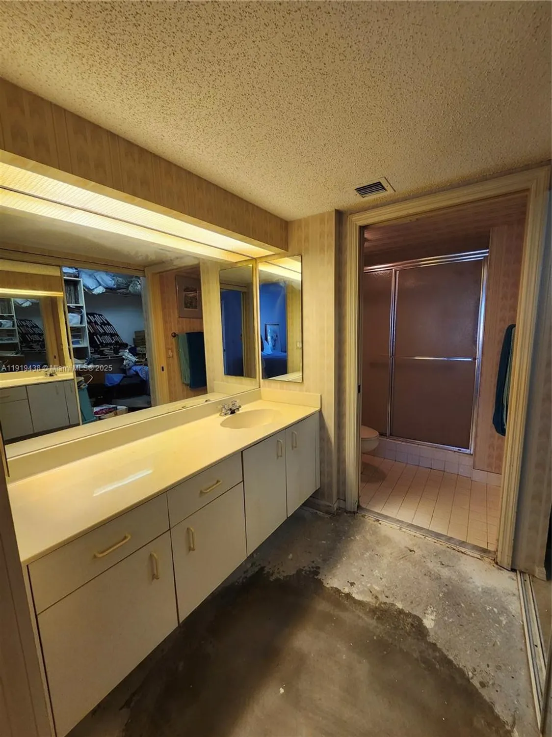 Property Slideshow image 12 of 15 | 7852 trent dr 206, Tamarac, FL, 33321