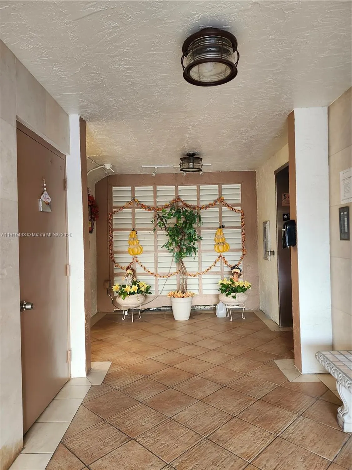 Property Slideshow image 2 of 15 | 7852 trent dr 206, Tamarac, FL, 33321