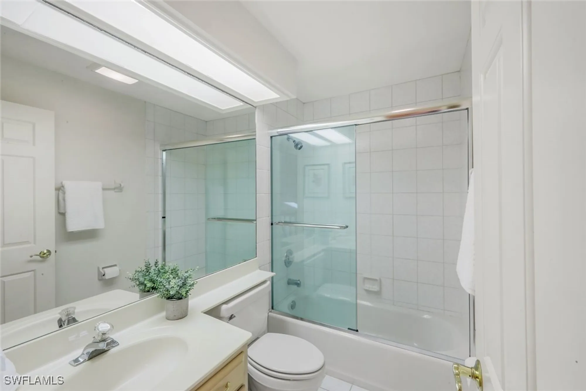 Property Slideshow image 23 of 45 | 6636 trident way, Naples, FL, 34108