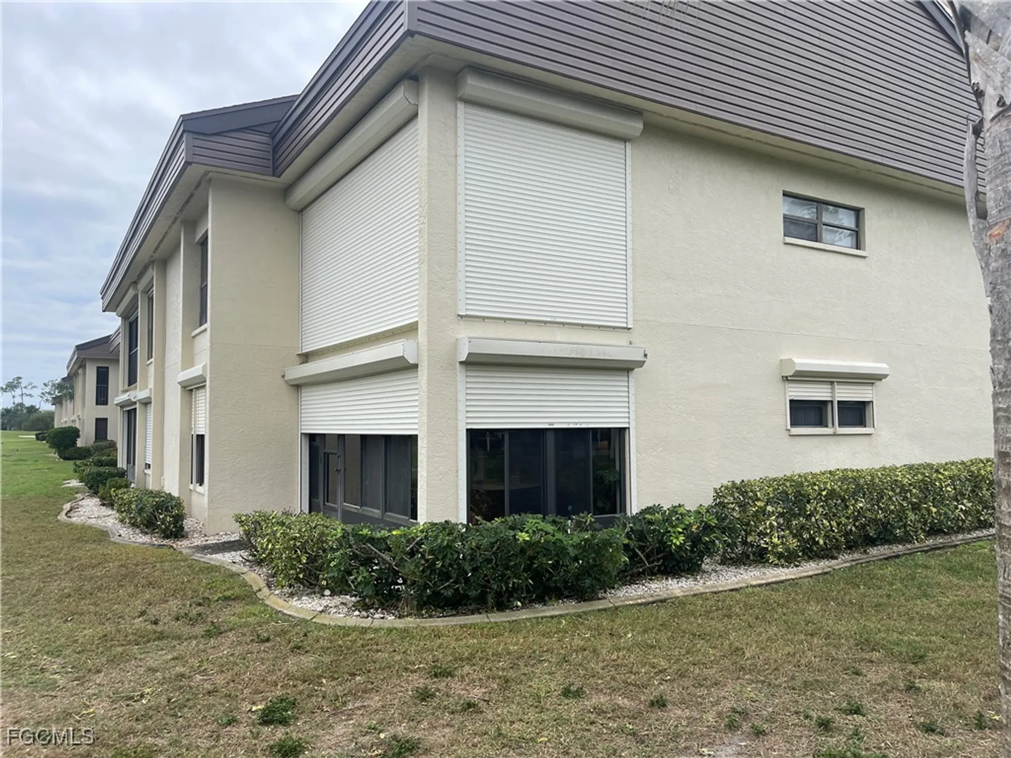 Property Slideshow image 14 of 37 | 5770 trailwinds dr 211, Fort Myers, FL, 33907