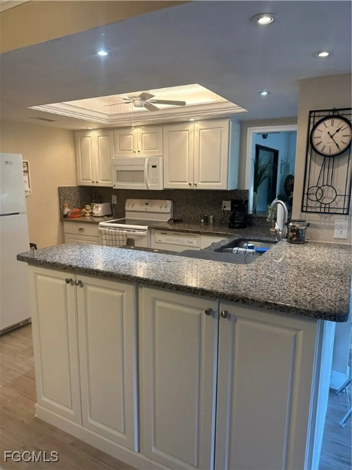 Property Slideshow image 1 of 37 | 5770 trailwinds dr 211, Fort Myers, FL, 33907