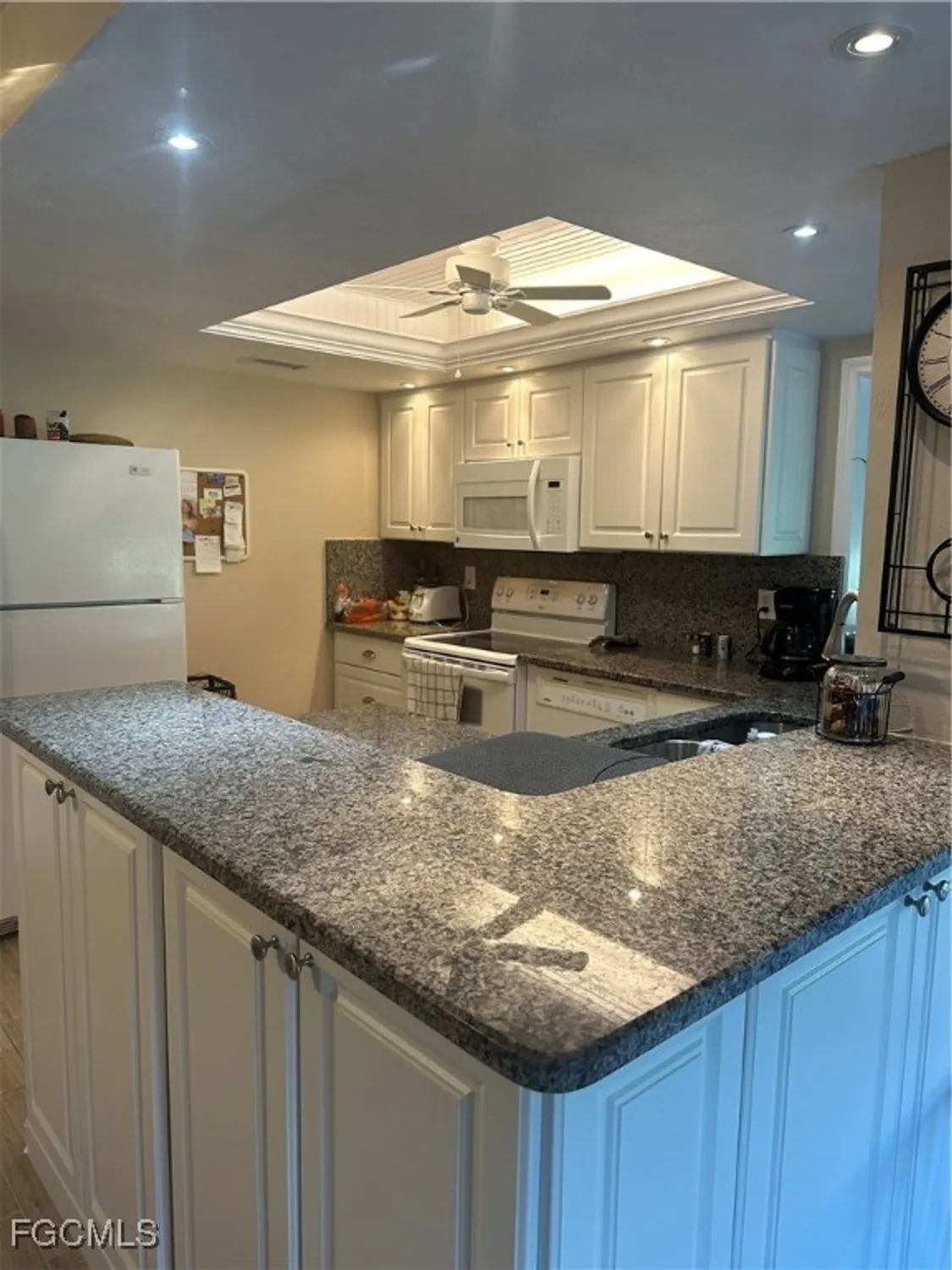 Property Slideshow image 3 of 37 | 5770 trailwinds dr 211, Fort Myers, FL, 33907