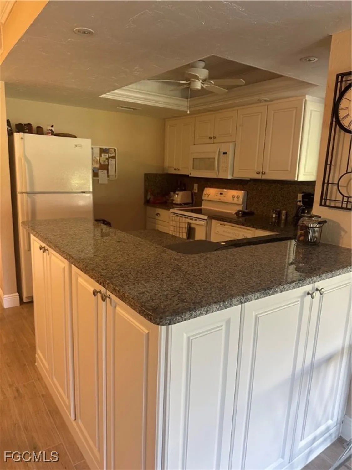 Property Slideshow image 8 of 37 | 5770 trailwinds dr 211, Fort Myers, FL, 33907