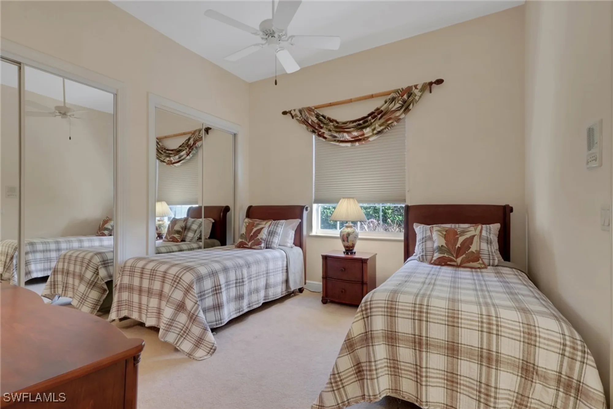 Property Slideshow image 16 of 31 | 904 glen lake cir, Naples, FL, 34119