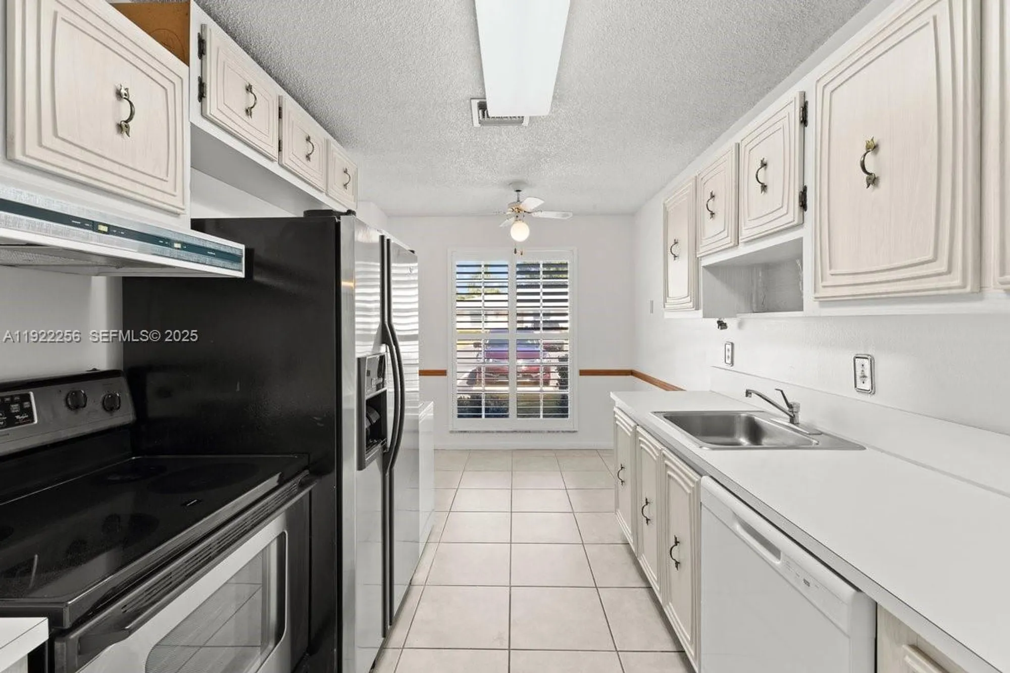 Property Slideshow image 5 of 32 | 13752 via flora b, Delray Beach, FL, 33484