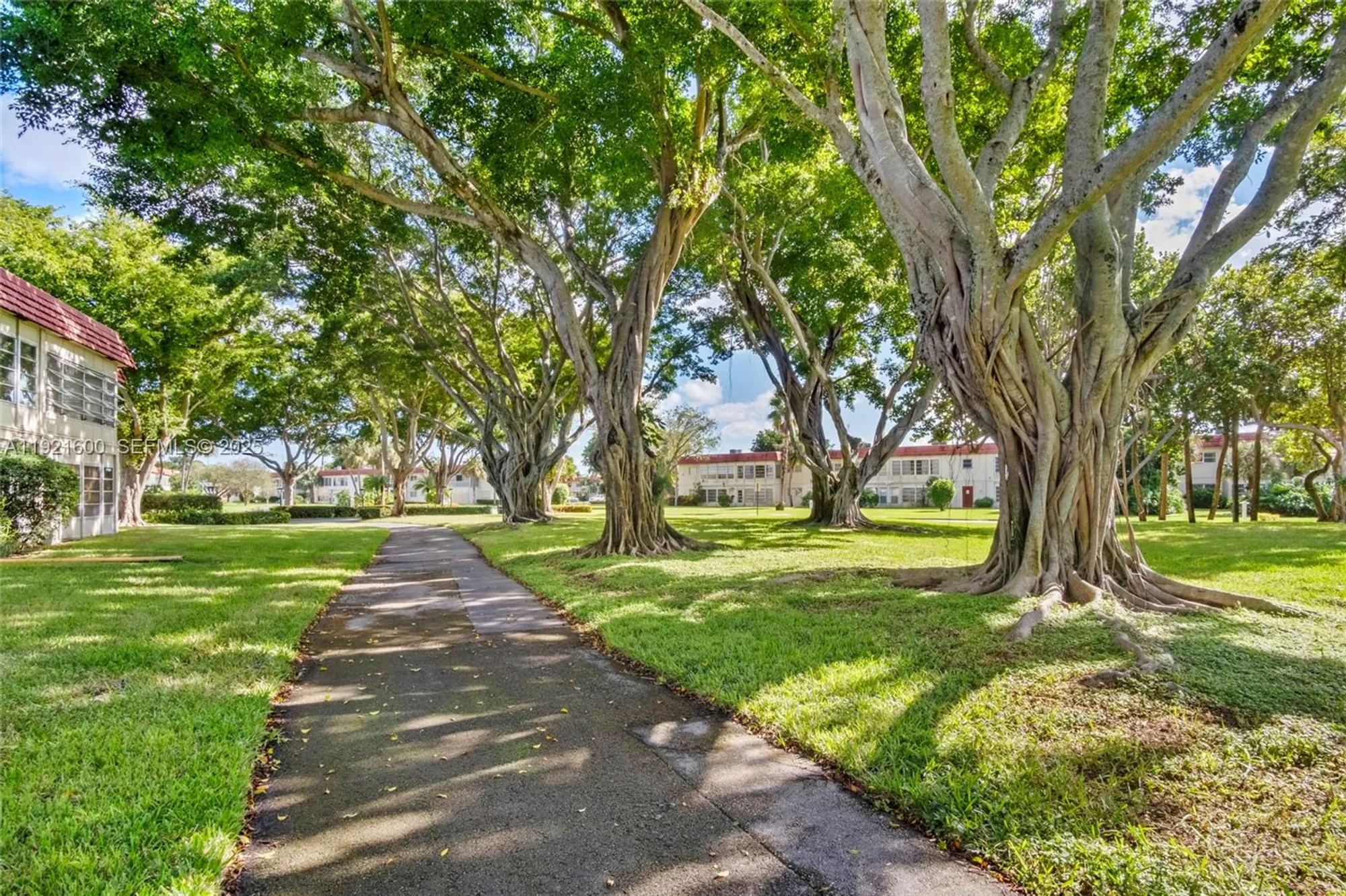 Property Slideshow image 16 of 24 | 19 abbey ln apt 104, Delray Beach, FL, 33446