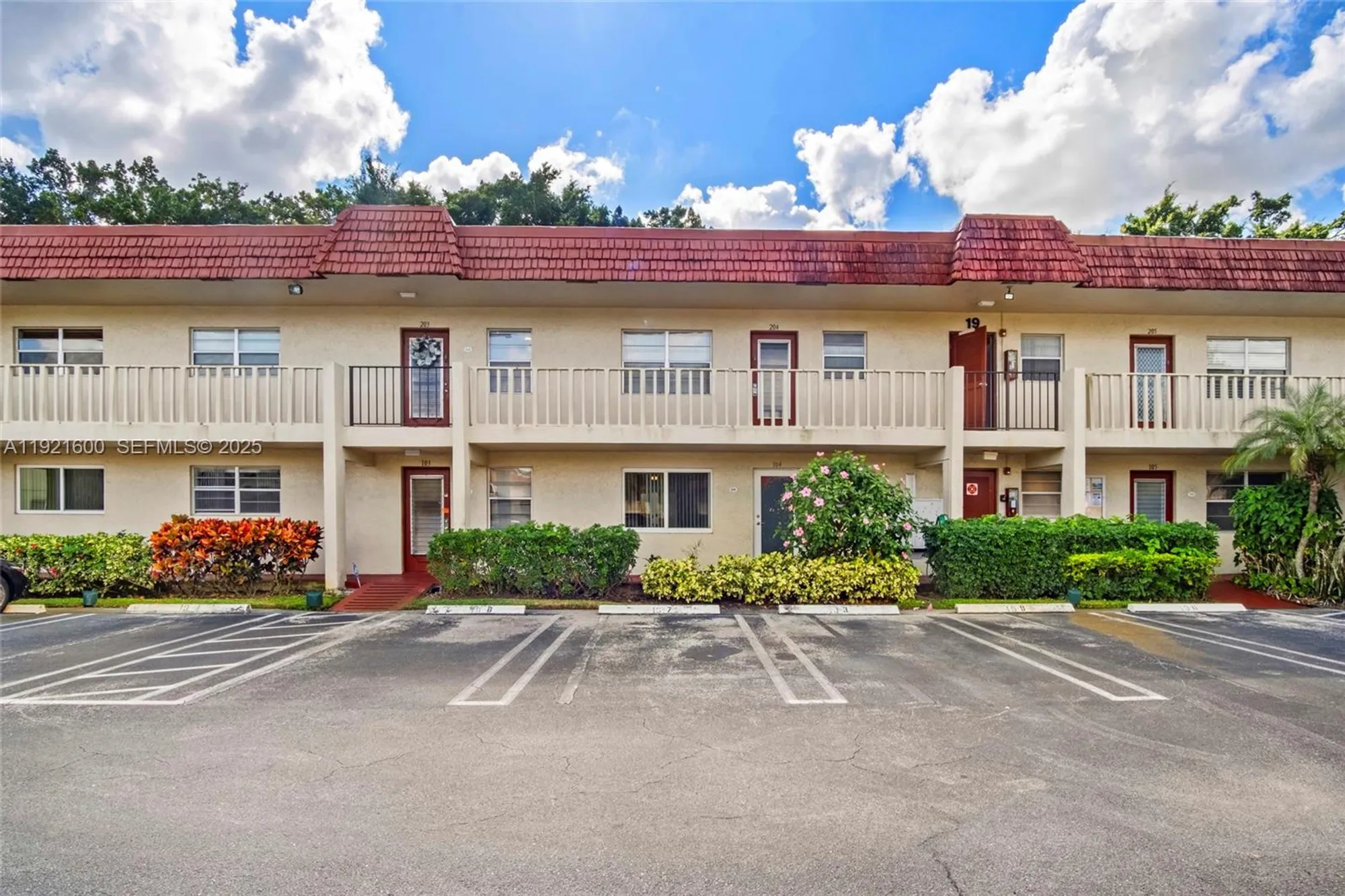 Property Slideshow image 20 of 24 | 19 abbey ln apt 104, Delray Beach, FL, 33446