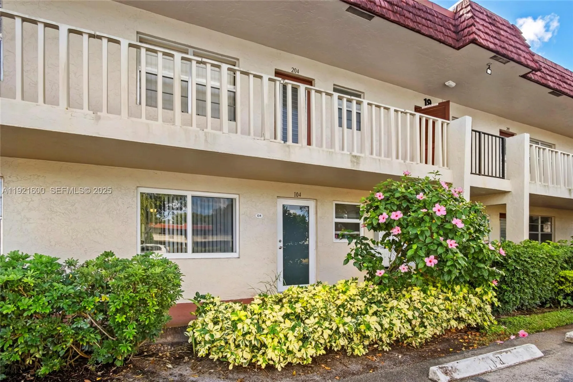 Property Slideshow image 21 of 24 | 19 abbey ln apt 104, Delray Beach, FL, 33446