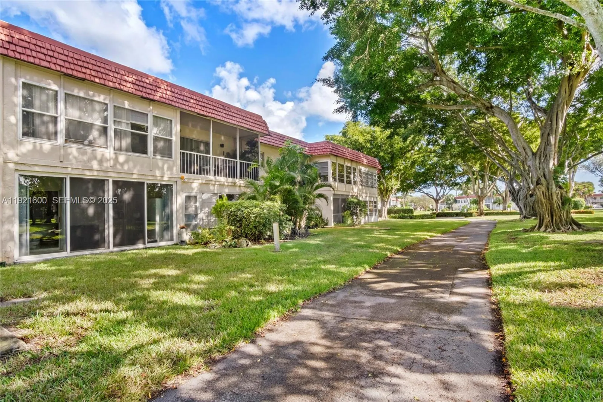 Property Slideshow image 22 of 24 | 19 abbey ln apt 104, Delray Beach, FL, 33446