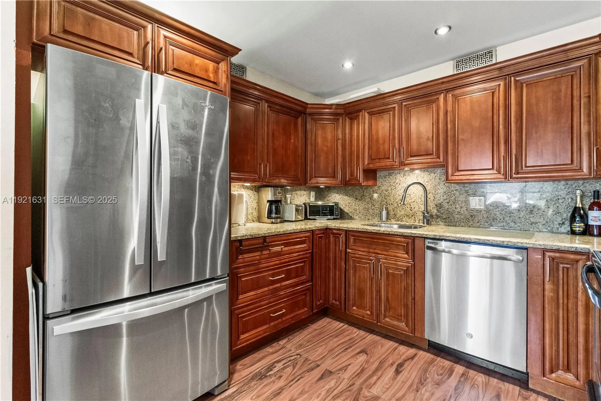 Property Slideshow image 15 of 38 | 105 wellington l, West Palm Beach, FL, 33417