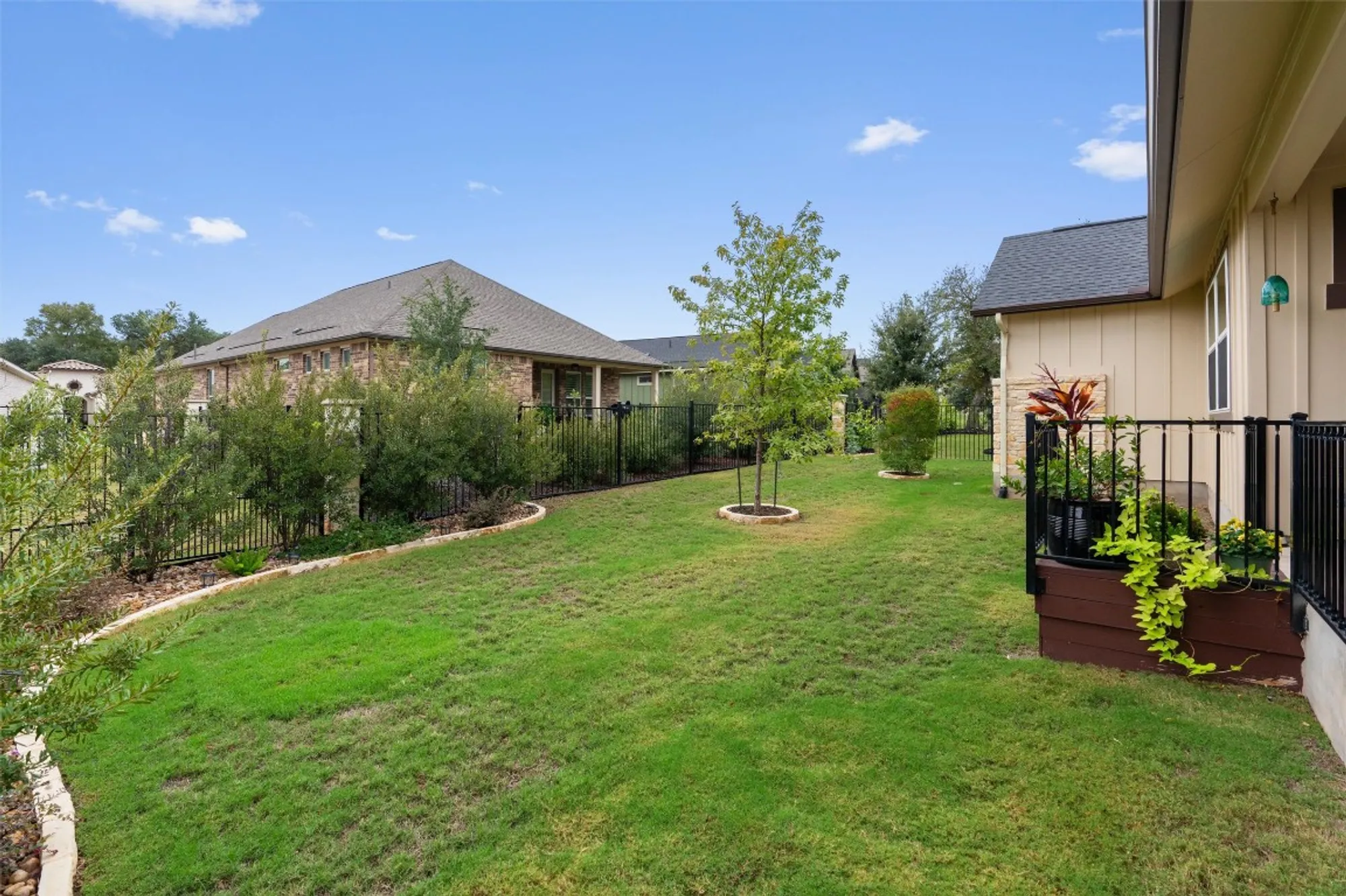 Property Slideshow image 32 of 39 | 1429 dancing oak ln, San Marcos, TX, 78666