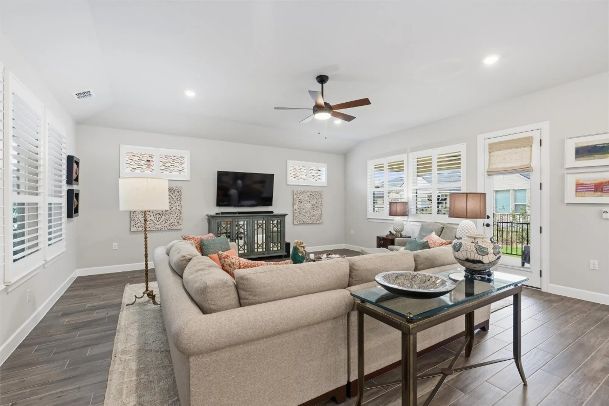 Property Slideshow image 9 of 39 | 1429 dancing oak ln, San Marcos, TX, 78666