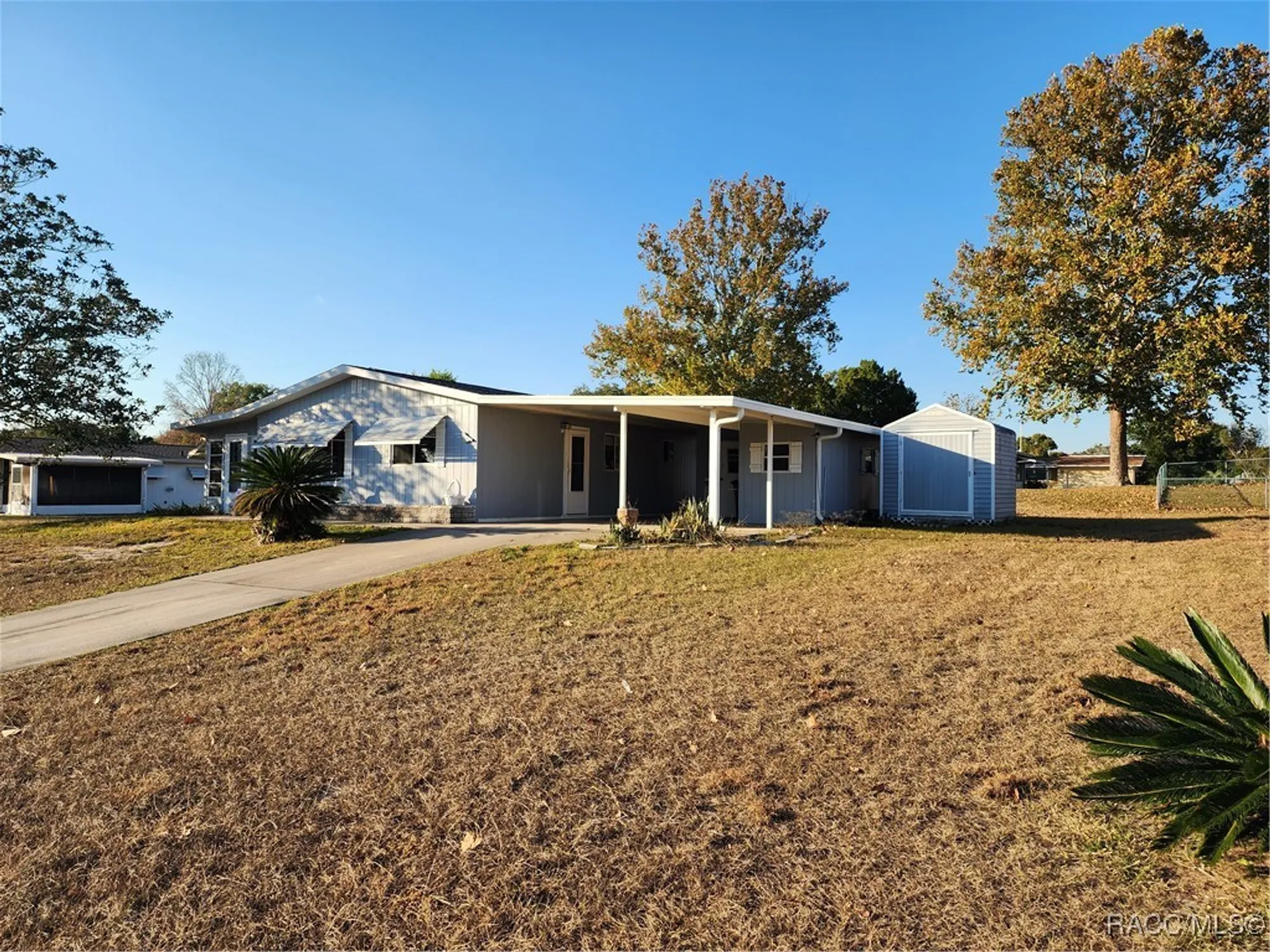 Property Slideshow image 4 of 43 | 9055 sw 102nd ln, Ocala, FL, 34481