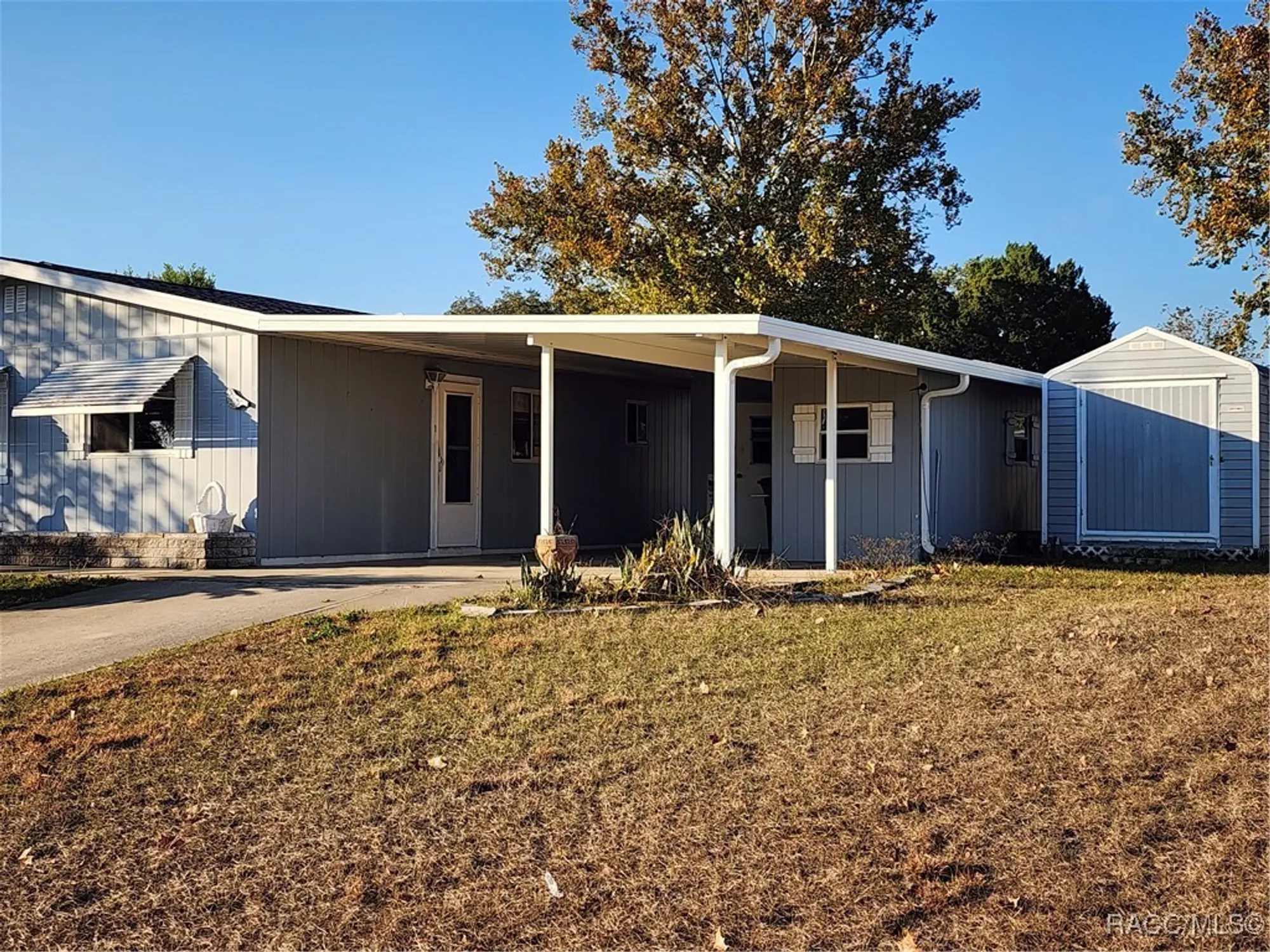 Property Slideshow image 5 of 43 | 9055 sw 102nd ln, Ocala, FL, 34481