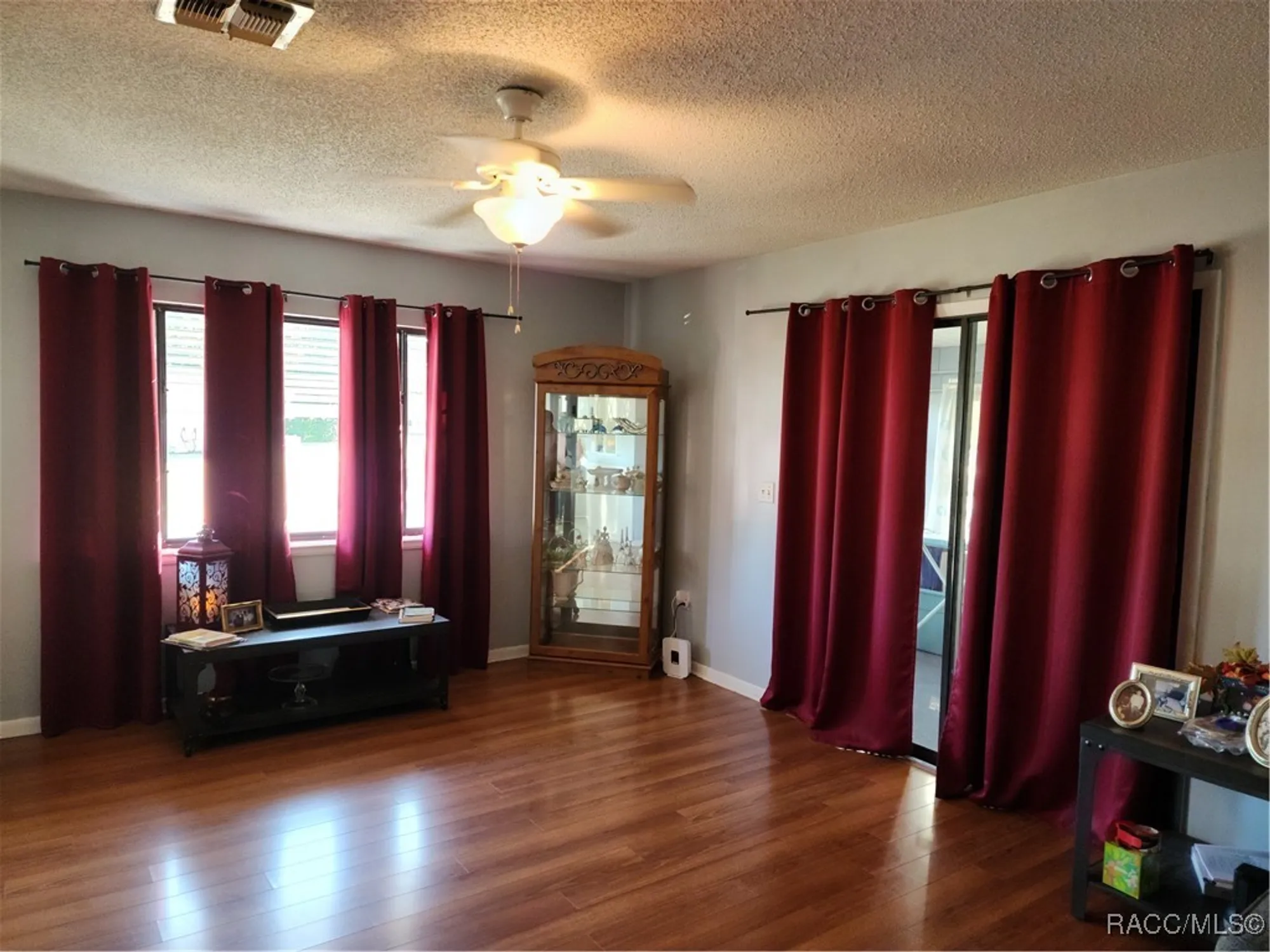 Property Slideshow image 6 of 43 | 9055 sw 102nd ln, Ocala, FL, 34481