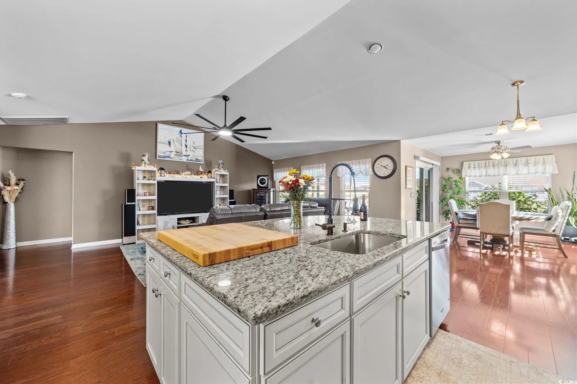 Property Slideshow image 18 of 39 | 892 bonita loop, Myrtle Beach, SC, 29588
