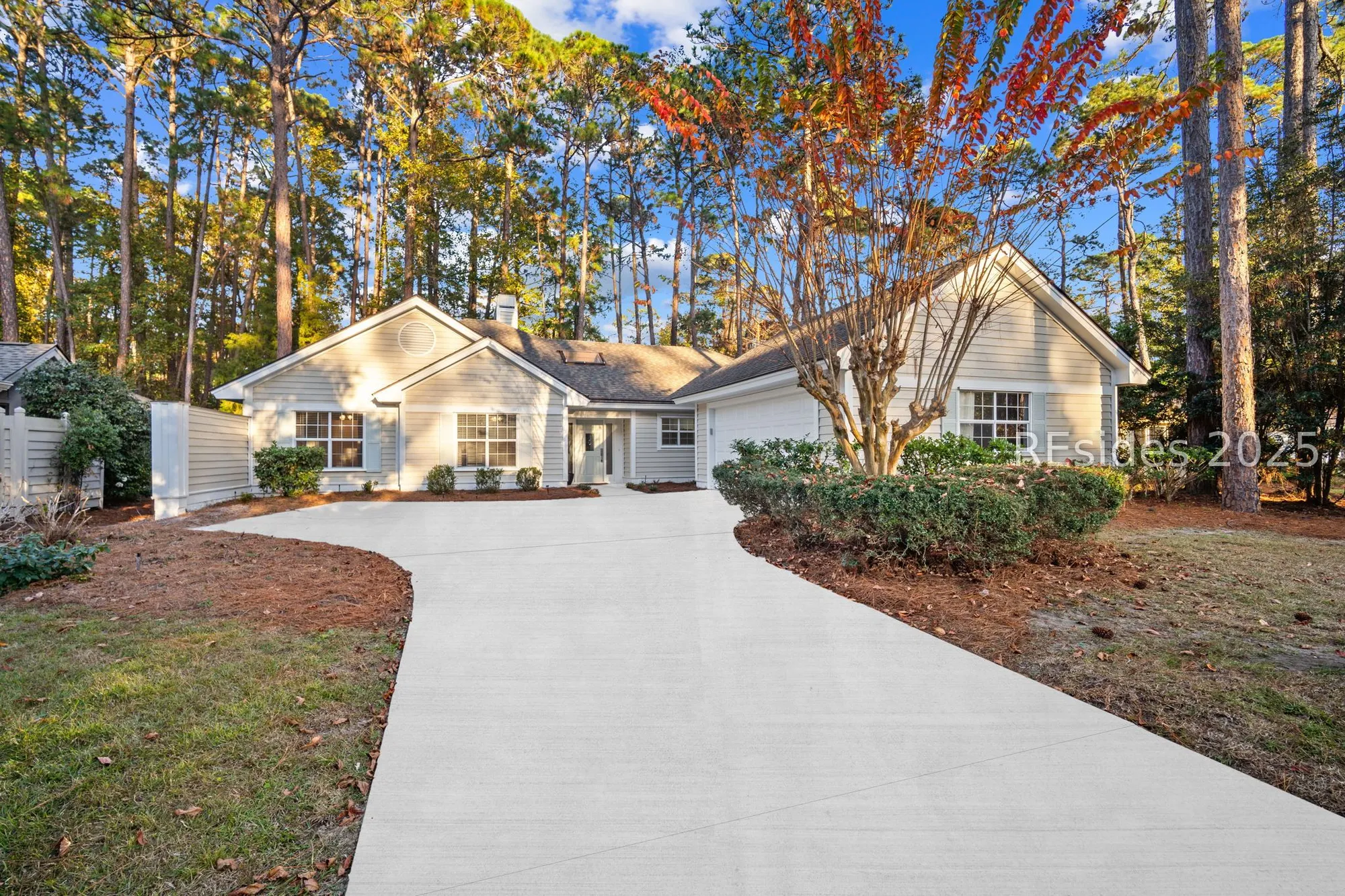 Property Slideshow image 1 of 29 | 39 golden hind dr, Hilton Head Island, SC, 29926