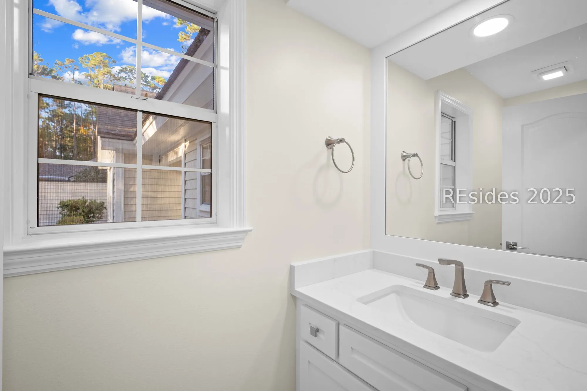 Property Slideshow image 24 of 29 | 39 golden hind dr, Hilton Head Island, SC, 29926