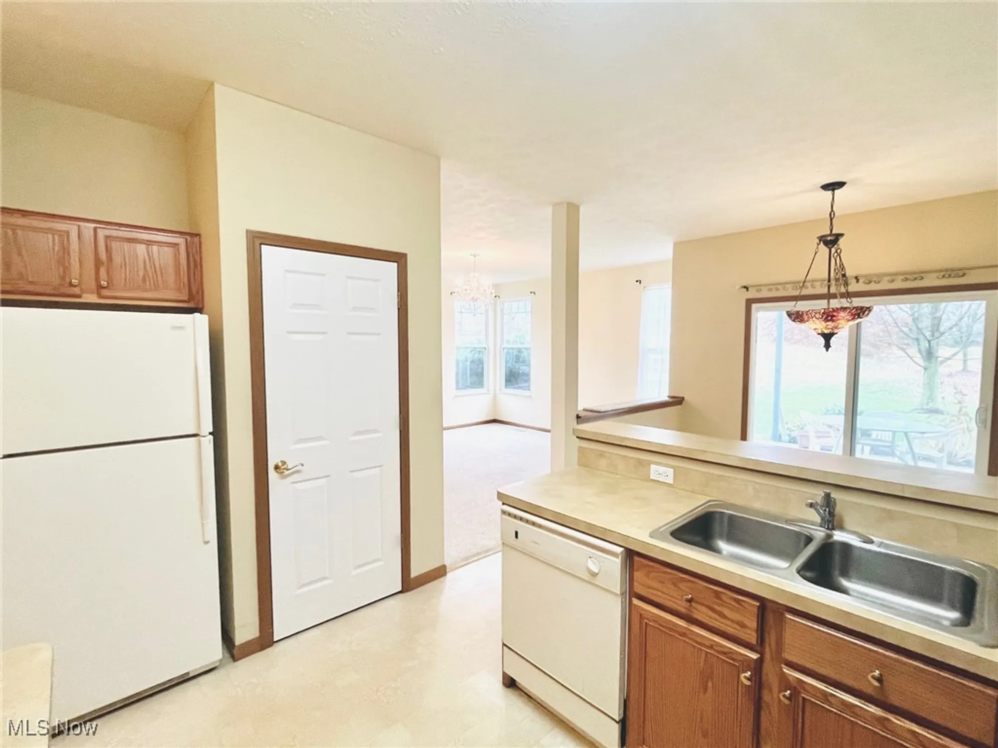 Property Slideshow image 16 of 42 | 2148 southampton ln, Avon, OH, 44011