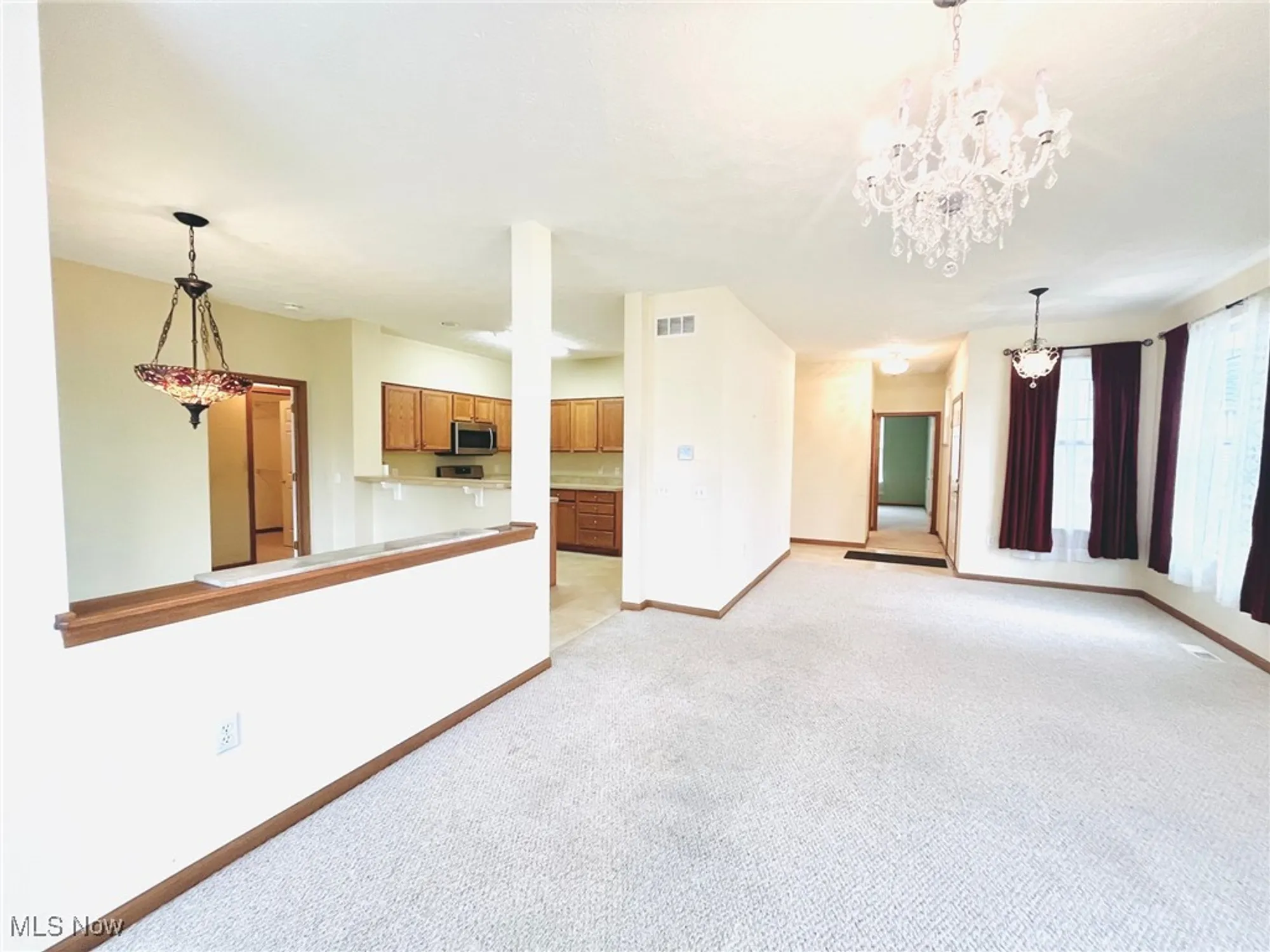 Property Slideshow image 10 of 42 | 2148 southampton ln, Avon, OH, 44011