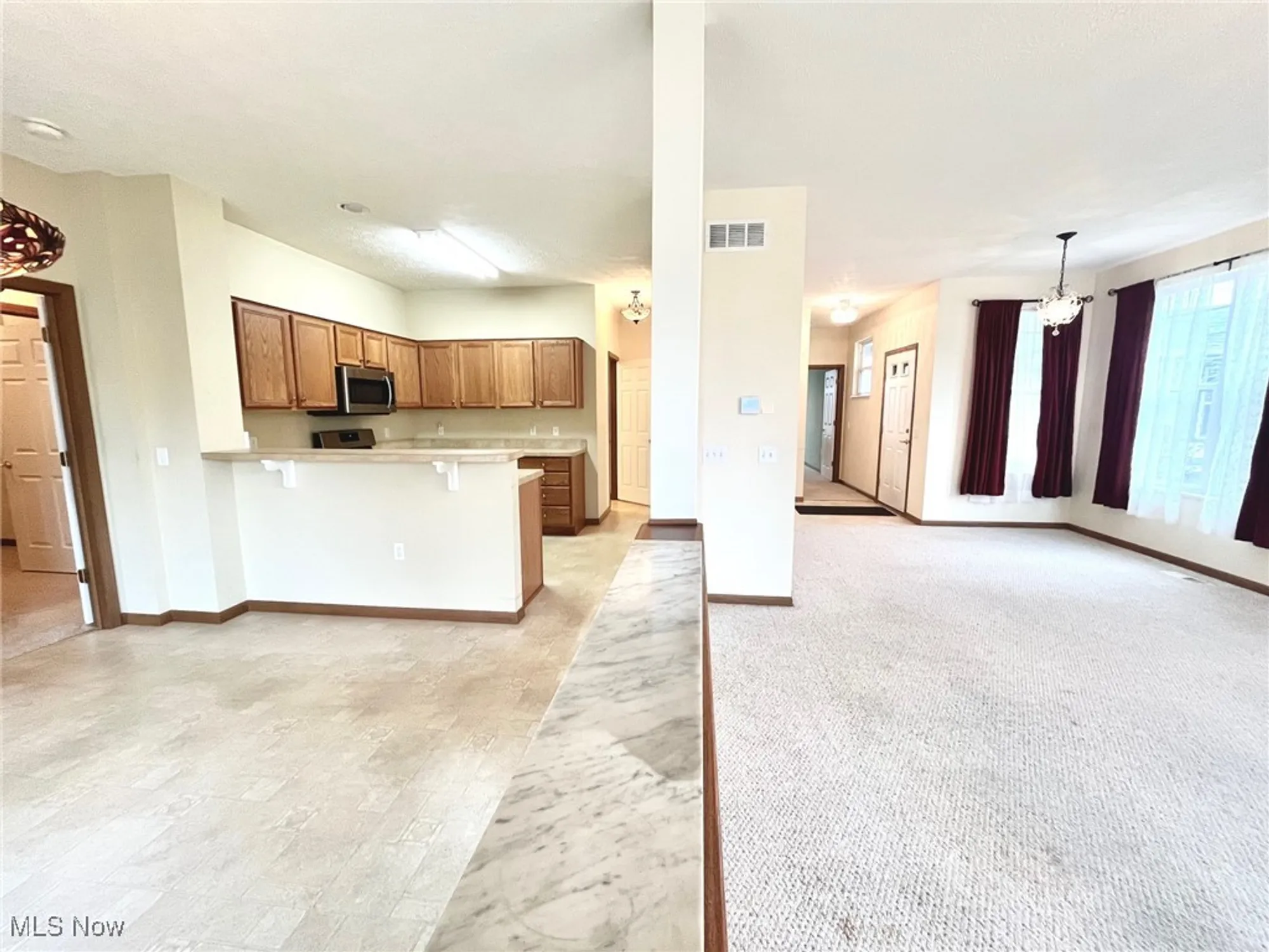 Property Slideshow image 12 of 42 | 2148 southampton ln, Avon, OH, 44011