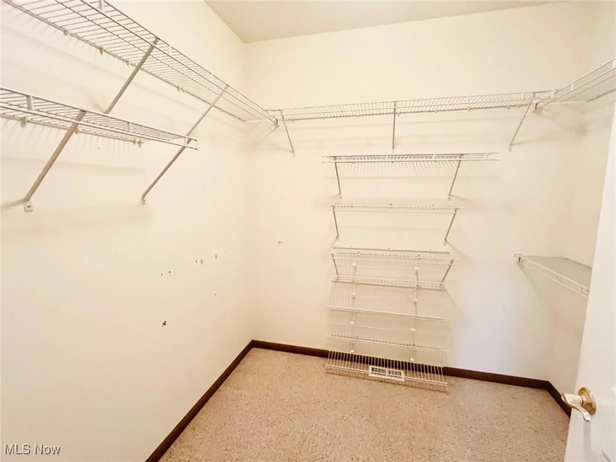 Property Slideshow image 24 of 42 | 2148 southampton ln, Avon, OH, 44011