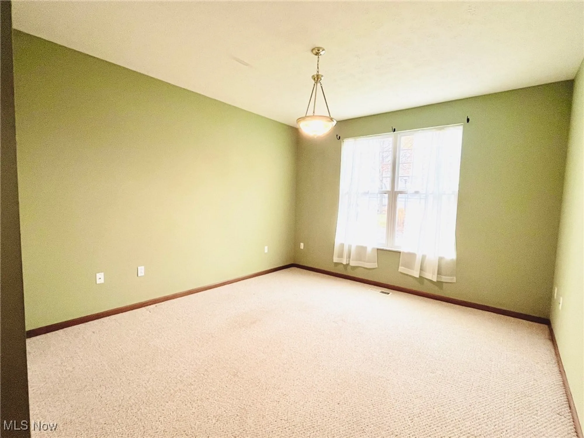 Property Slideshow image 26 of 42 | 2148 southampton ln, Avon, OH, 44011