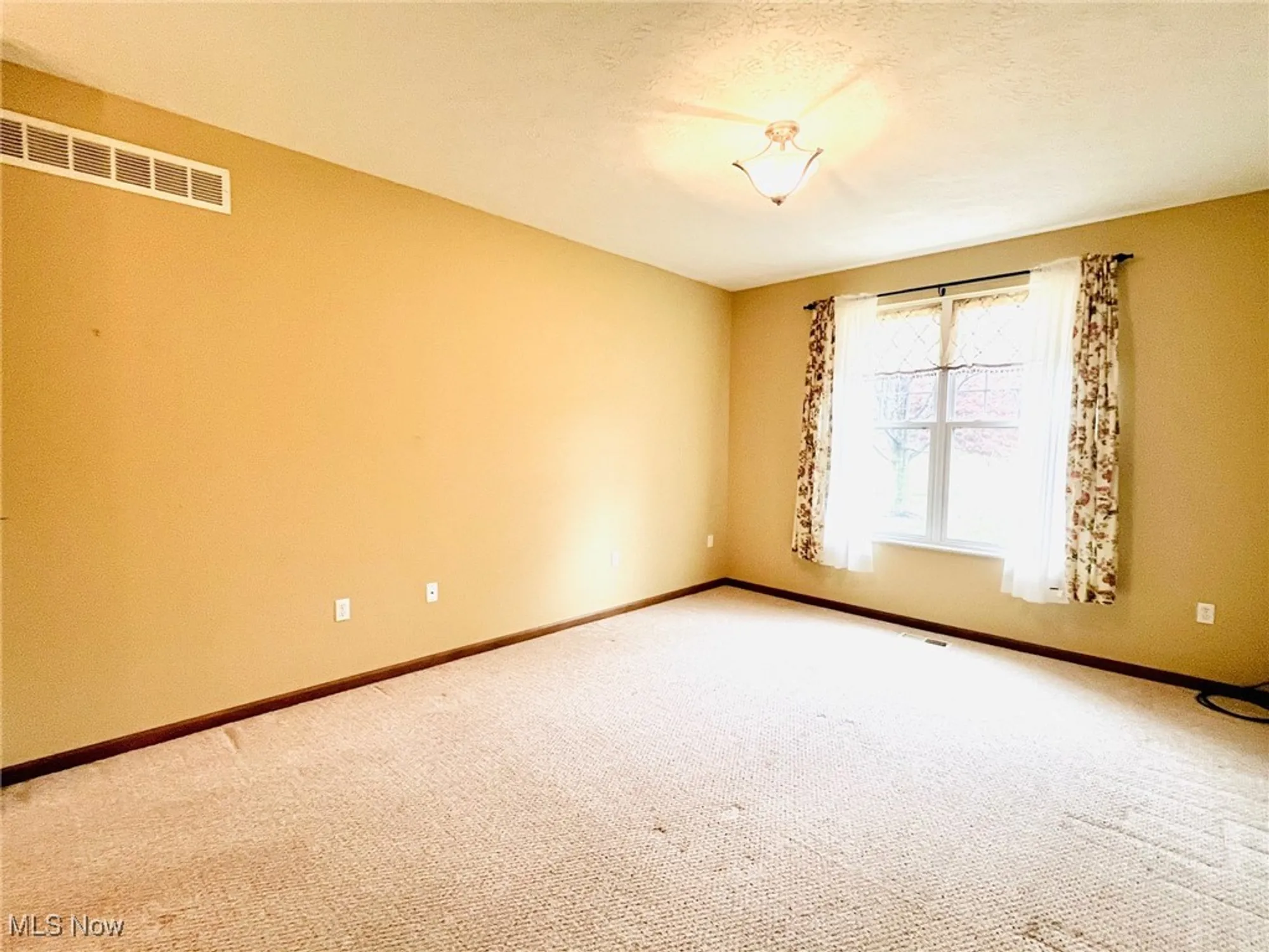 Property Slideshow image 22 of 42 | 2148 southampton ln, Avon, OH, 44011