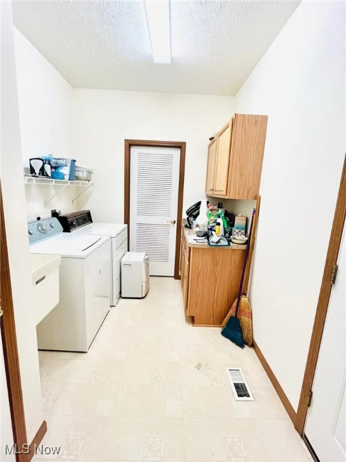 Property Slideshow image 30 of 42 | 2148 southampton ln, Avon, OH, 44011