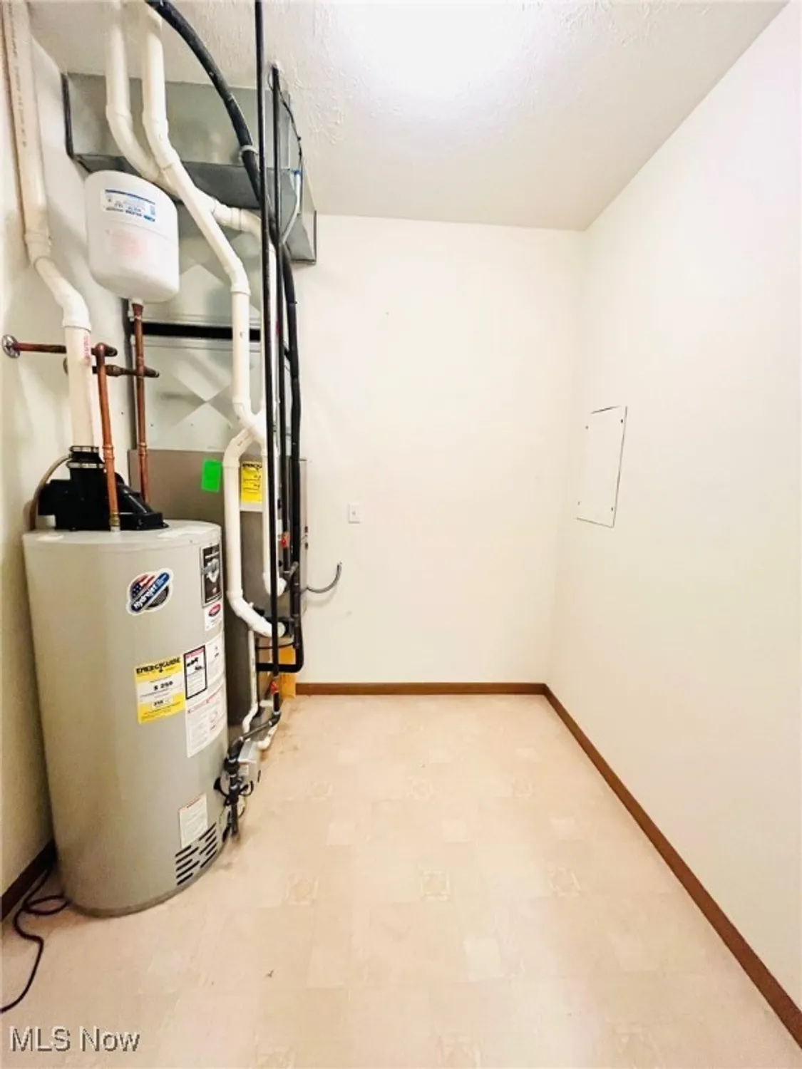 Property Slideshow image 33 of 42 | 2148 southampton ln, Avon, OH, 44011