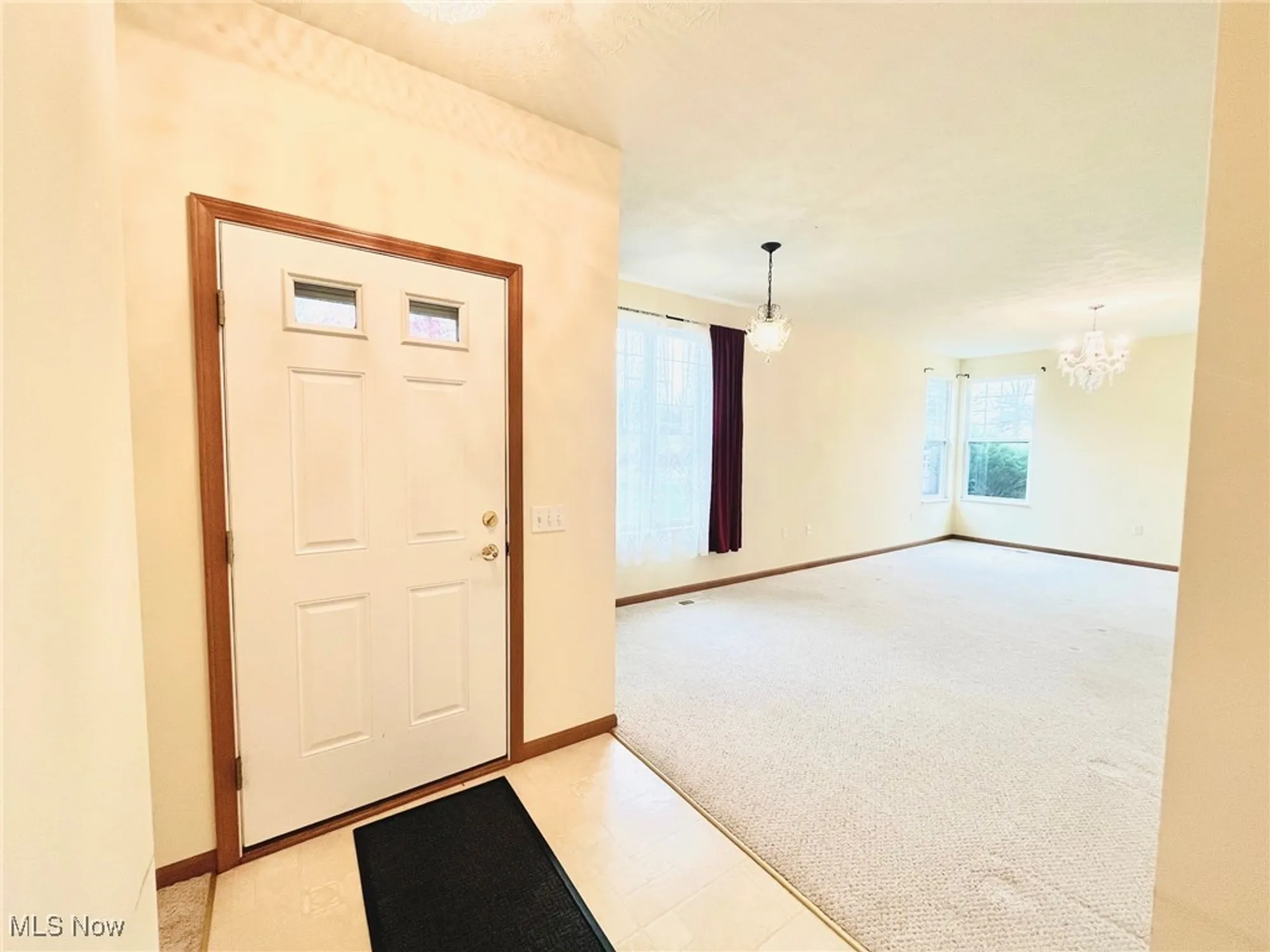 Property Slideshow image 4 of 42 | 2148 southampton ln, Avon, OH, 44011