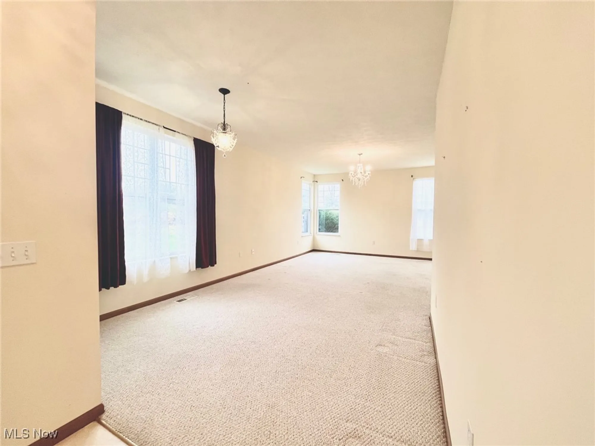 Property Slideshow image 5 of 42 | 2148 southampton ln, Avon, OH, 44011