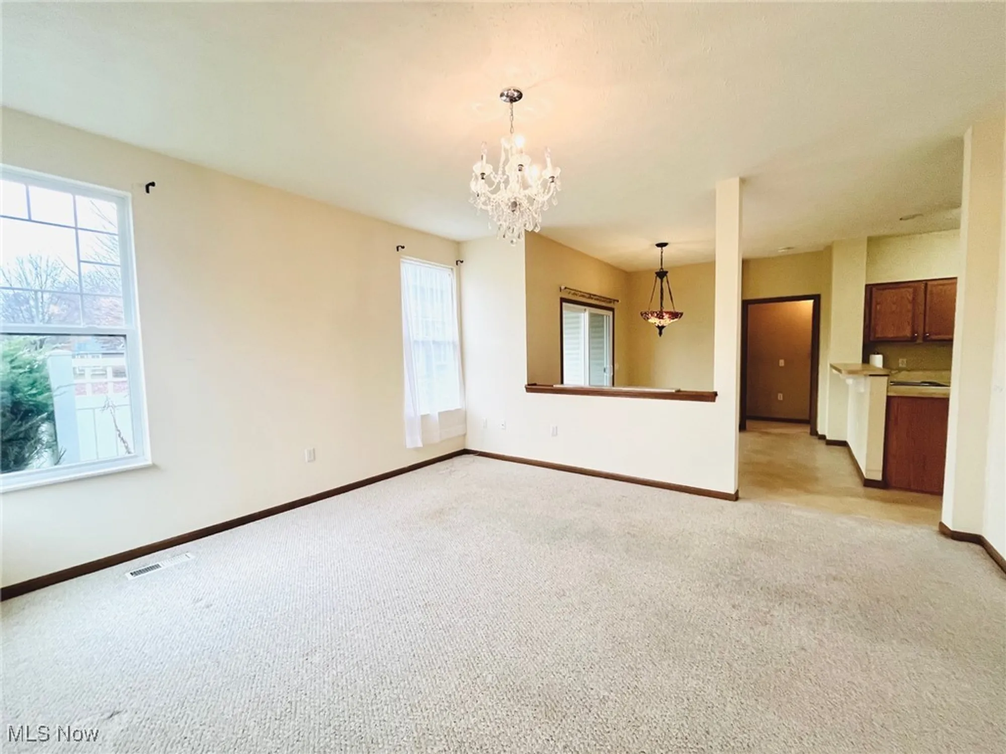 Property Slideshow image 8 of 42 | 2148 southampton ln, Avon, OH, 44011