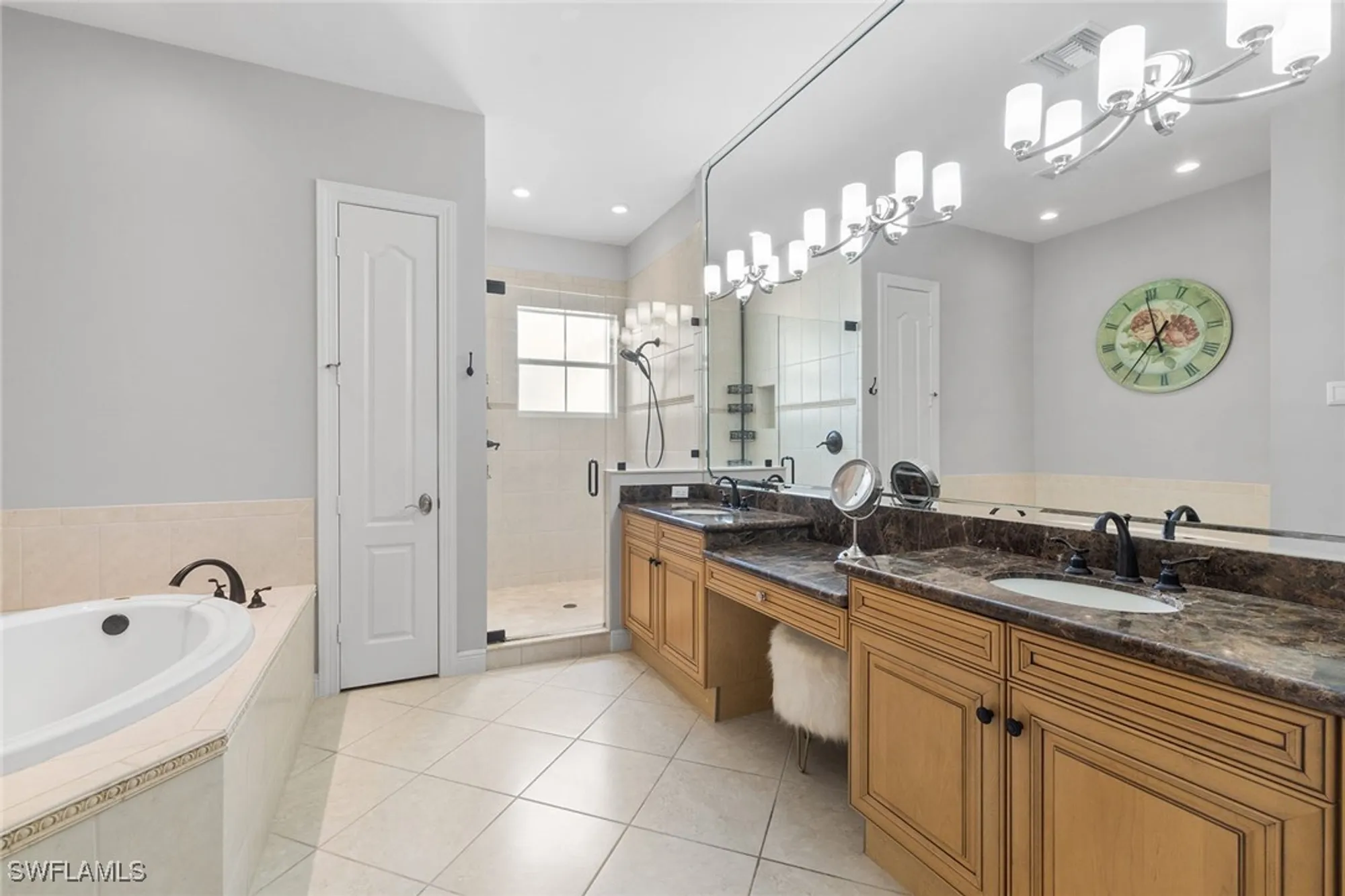Property Slideshow image 19 of 34 | 583 avellino isles cir # 202, Naples, FL, 34119