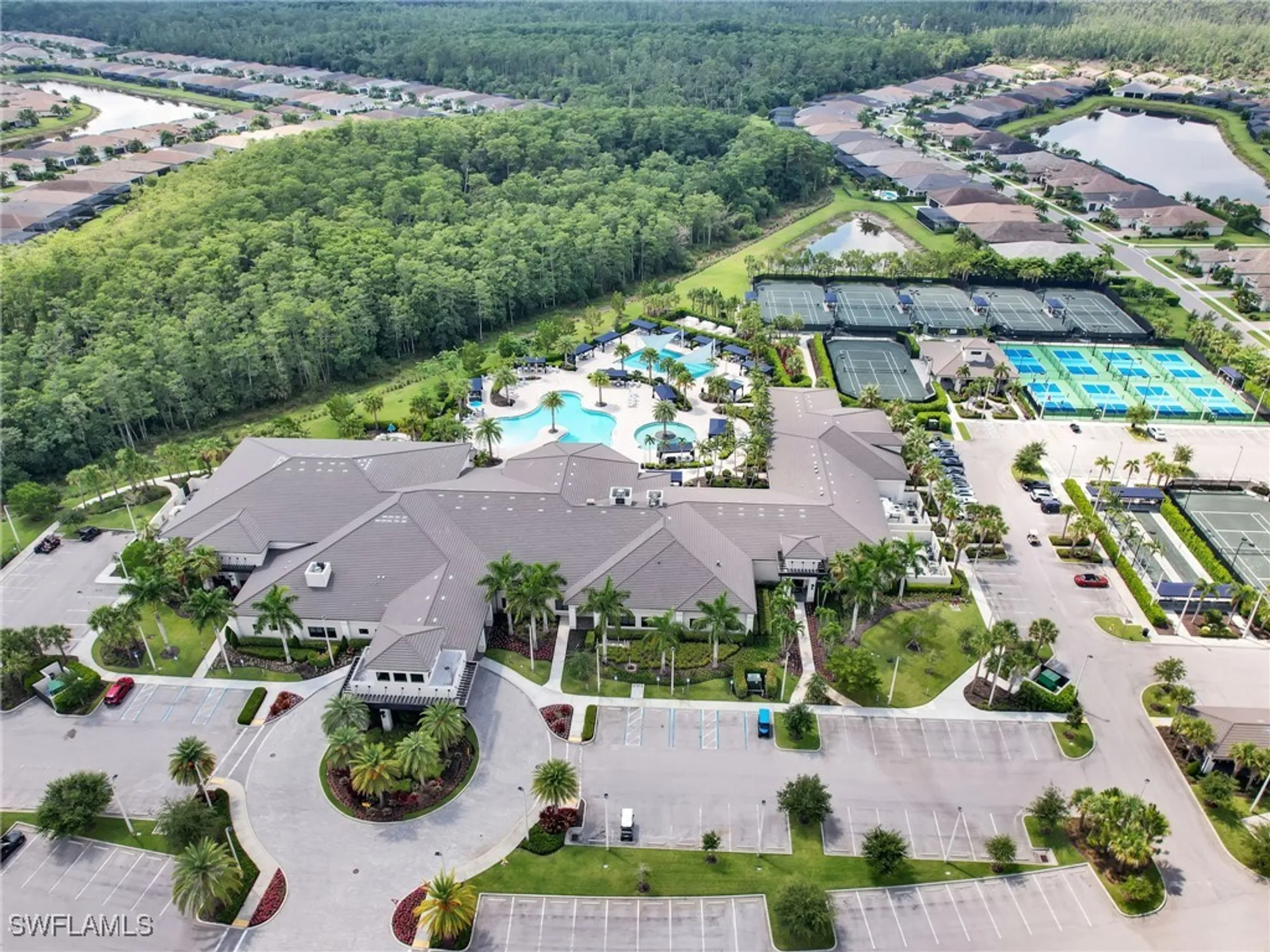 Property Slideshow image 34 of 35 | 28465 abruzzo dr, Bonita Springs, FL, 34135