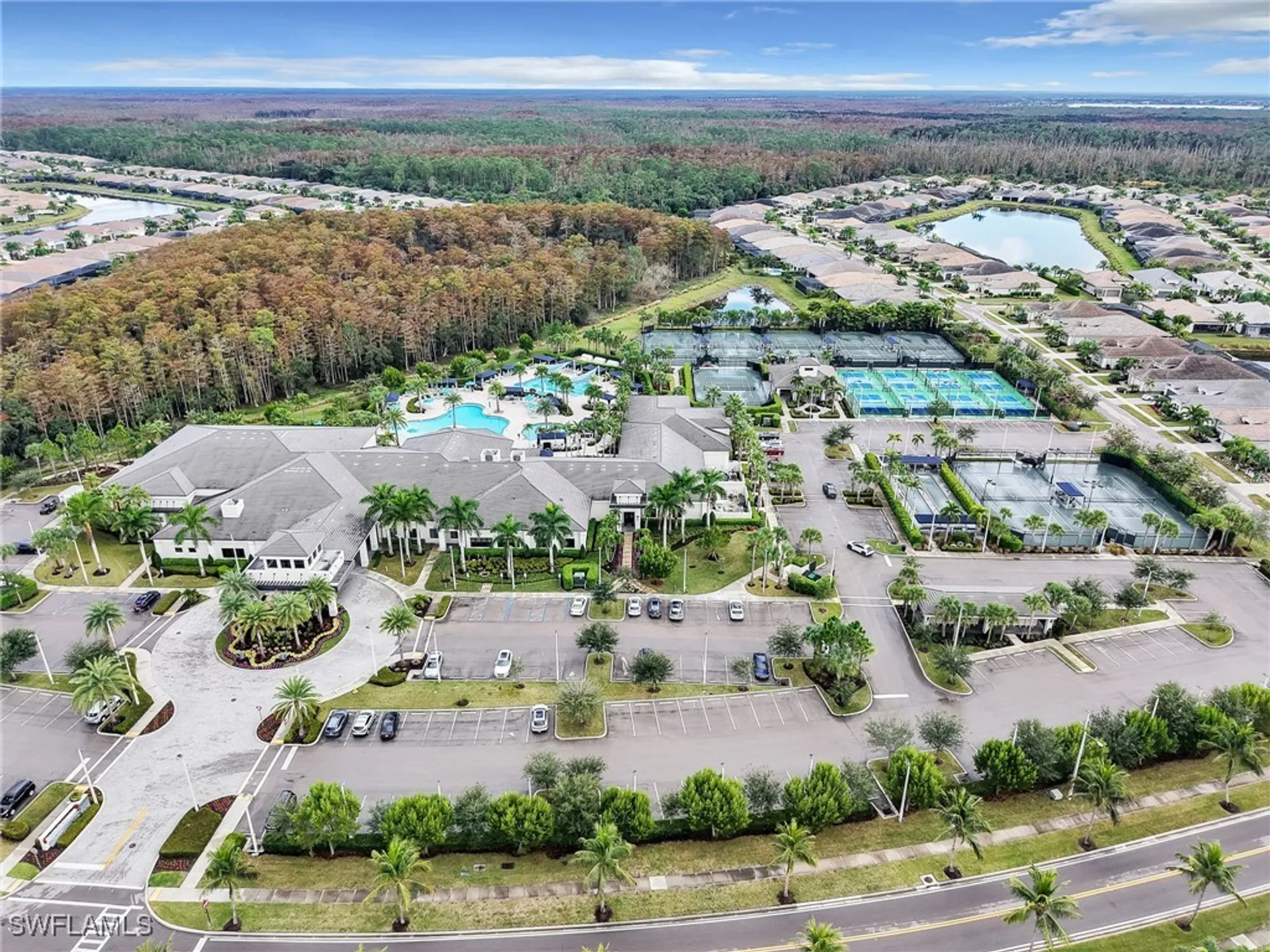 Property Slideshow image 33 of 35 | 28465 abruzzo dr, Bonita Springs, FL, 34135